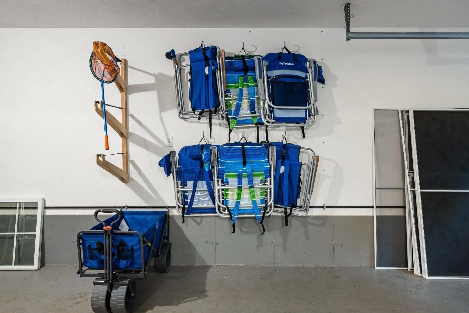 182TIMBERSHORE_Garage1.jpg