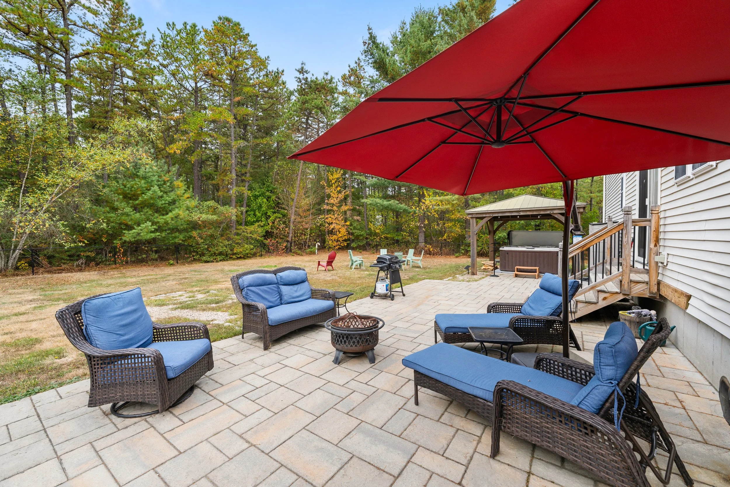 199 SILVER PINE_Patio (2).jpg