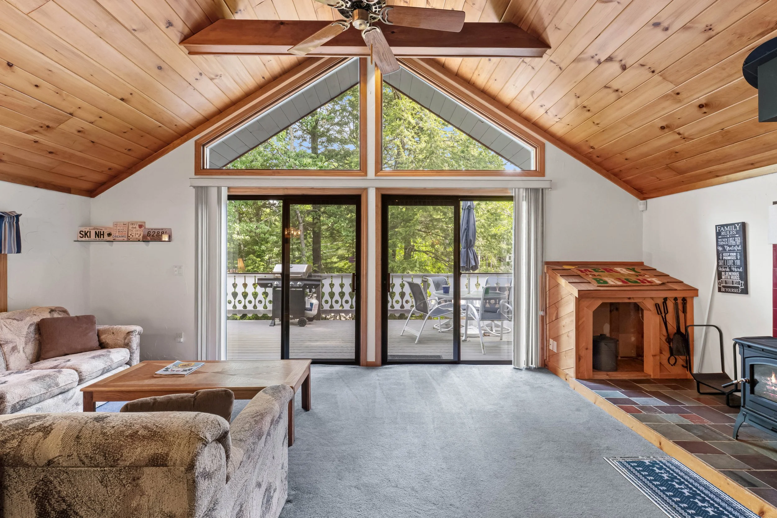 204Linderhoff_LivingRoom (4).jpg