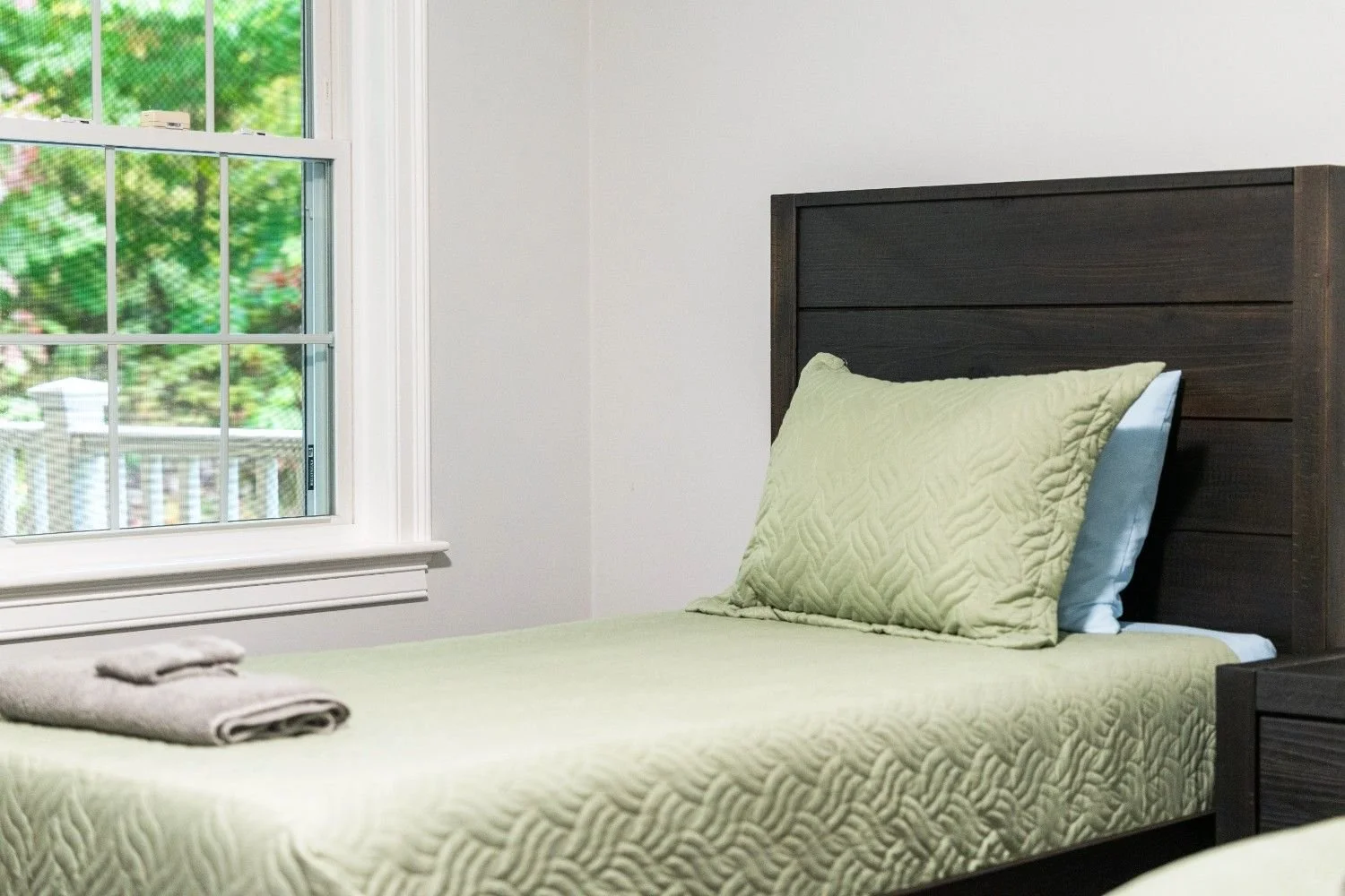 182TIMBERSHORE_Bedroom14.jpg
