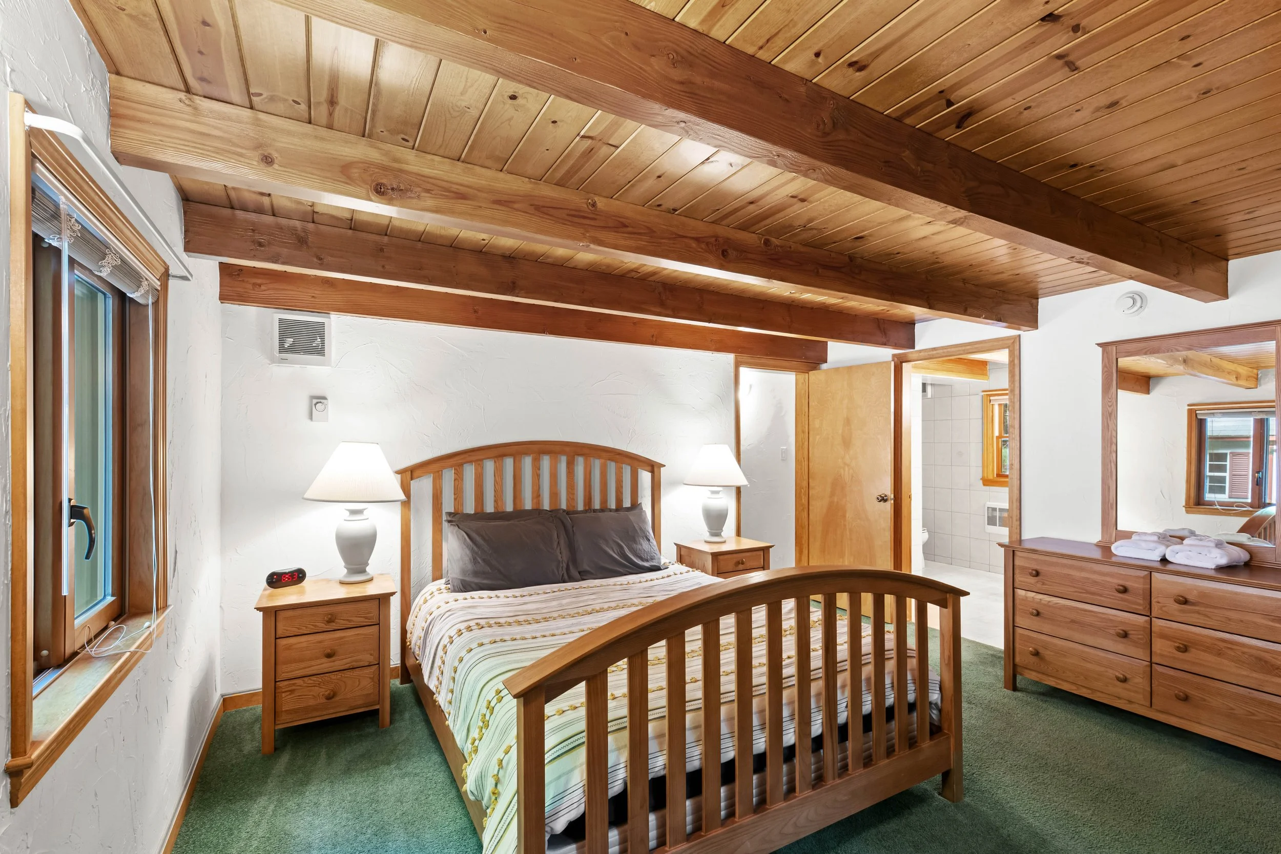 204Linderhoff_Bedrooms (3).jpg