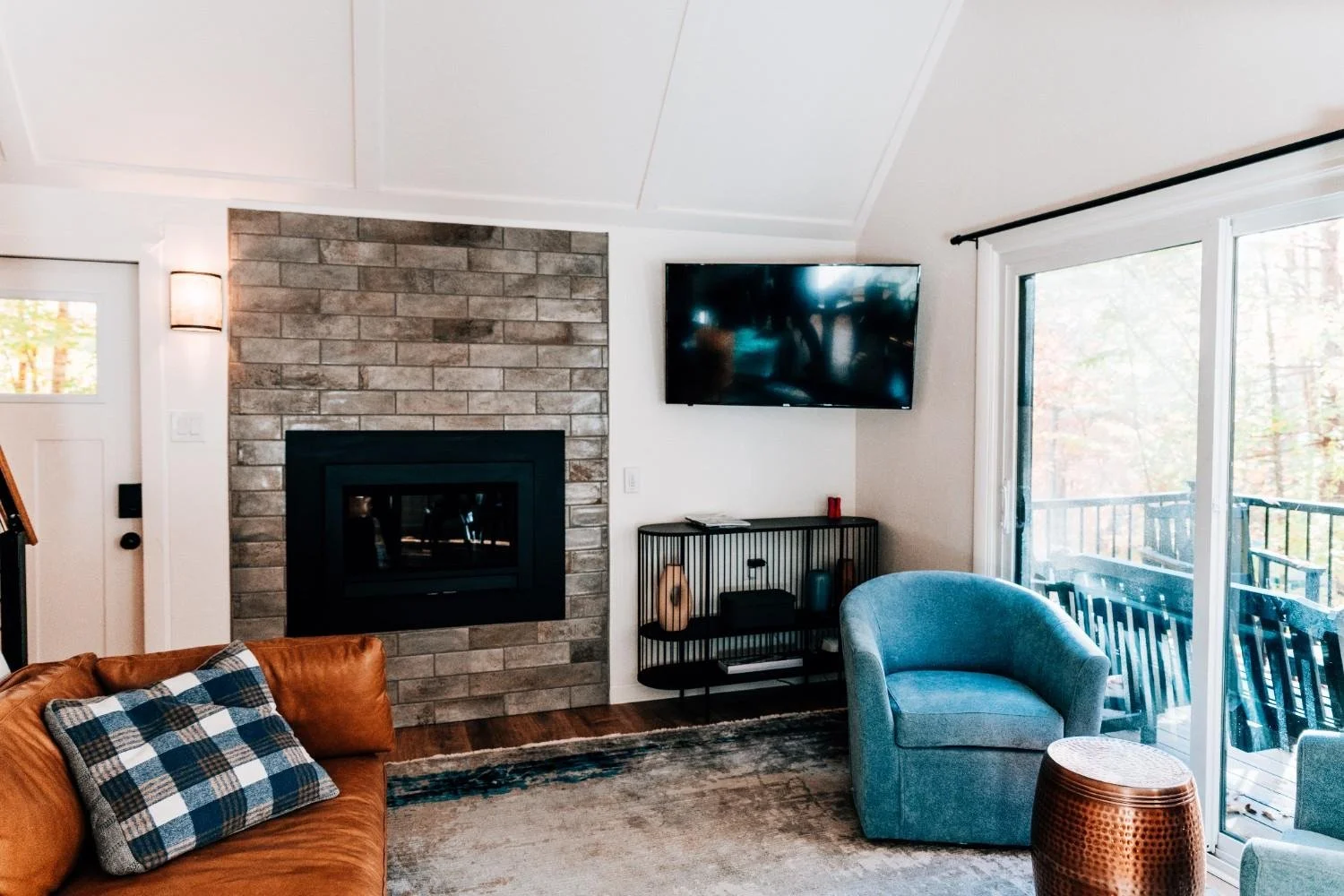 15ALPSTRAUSSE_LivingRoom21.jpg
