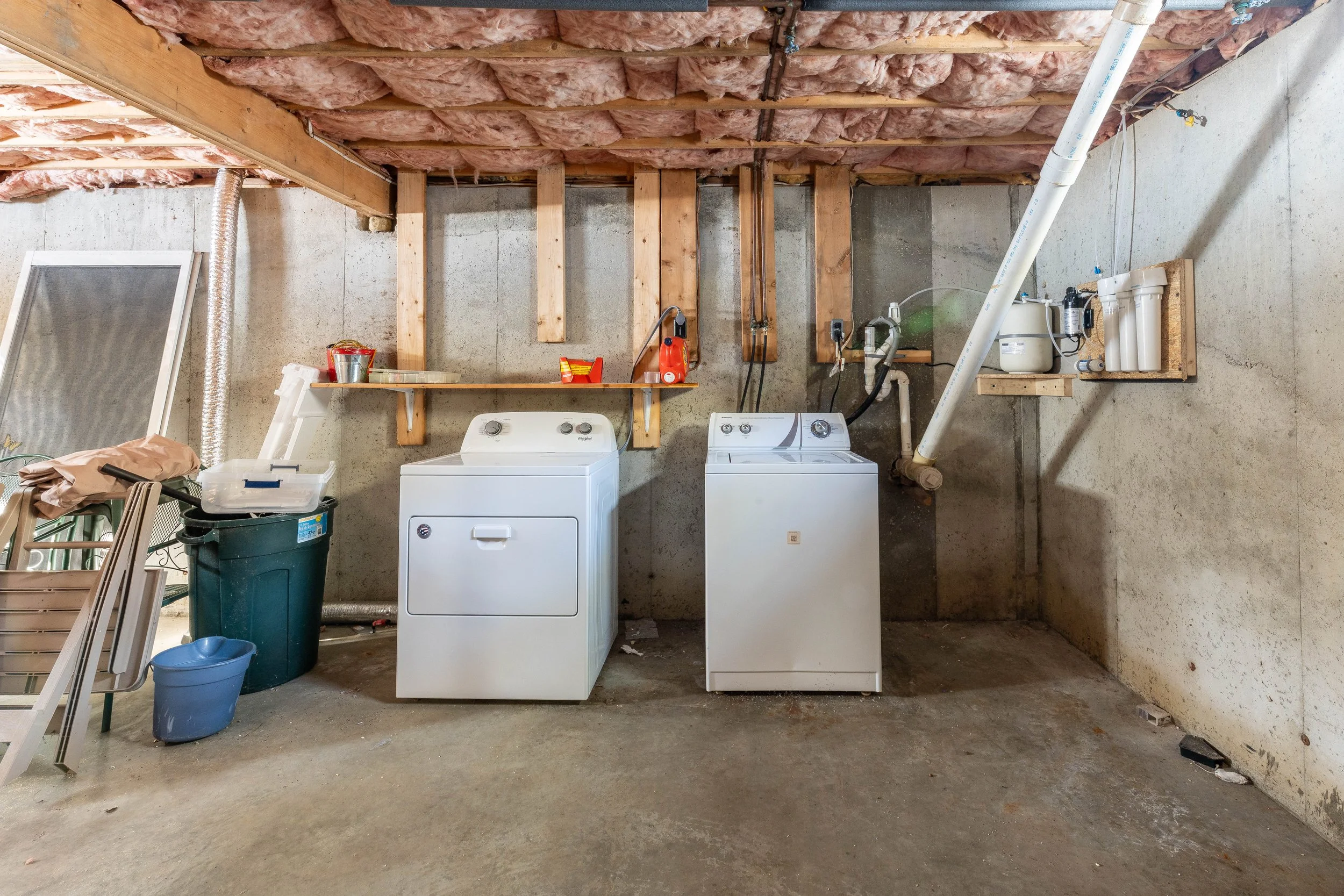 48RIVERSBEND_Laundry.jpg
