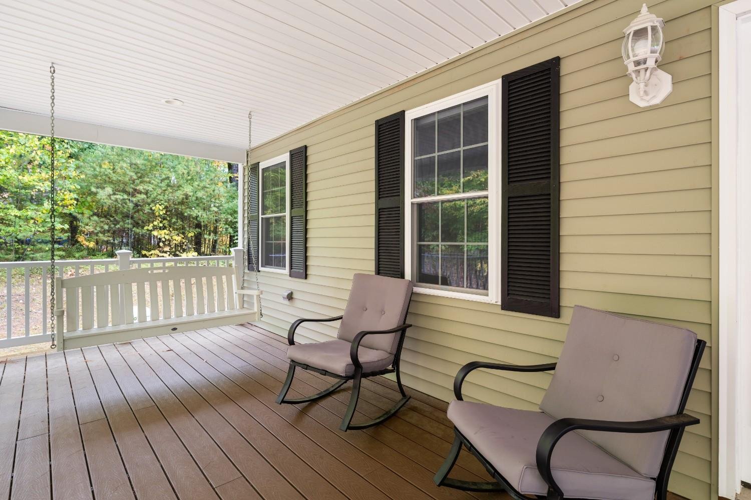 182TIMBERSHORE_Porch2.jpg