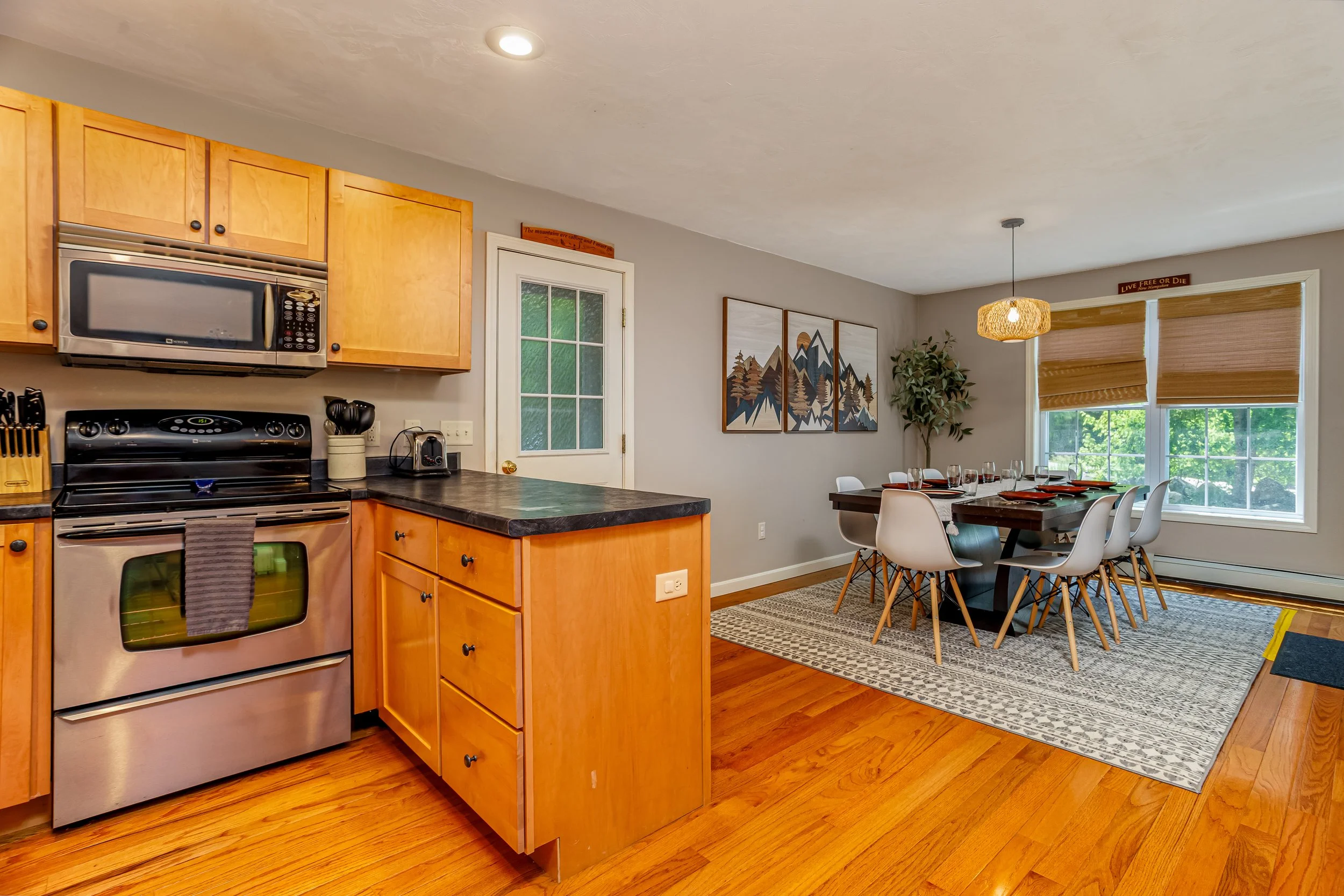 25Brookside_Kitchen (3).jpg