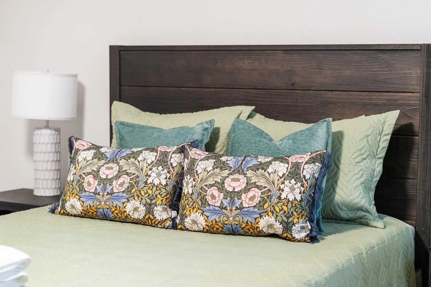 182TIMBERSHORE_Bedroom15.jpg