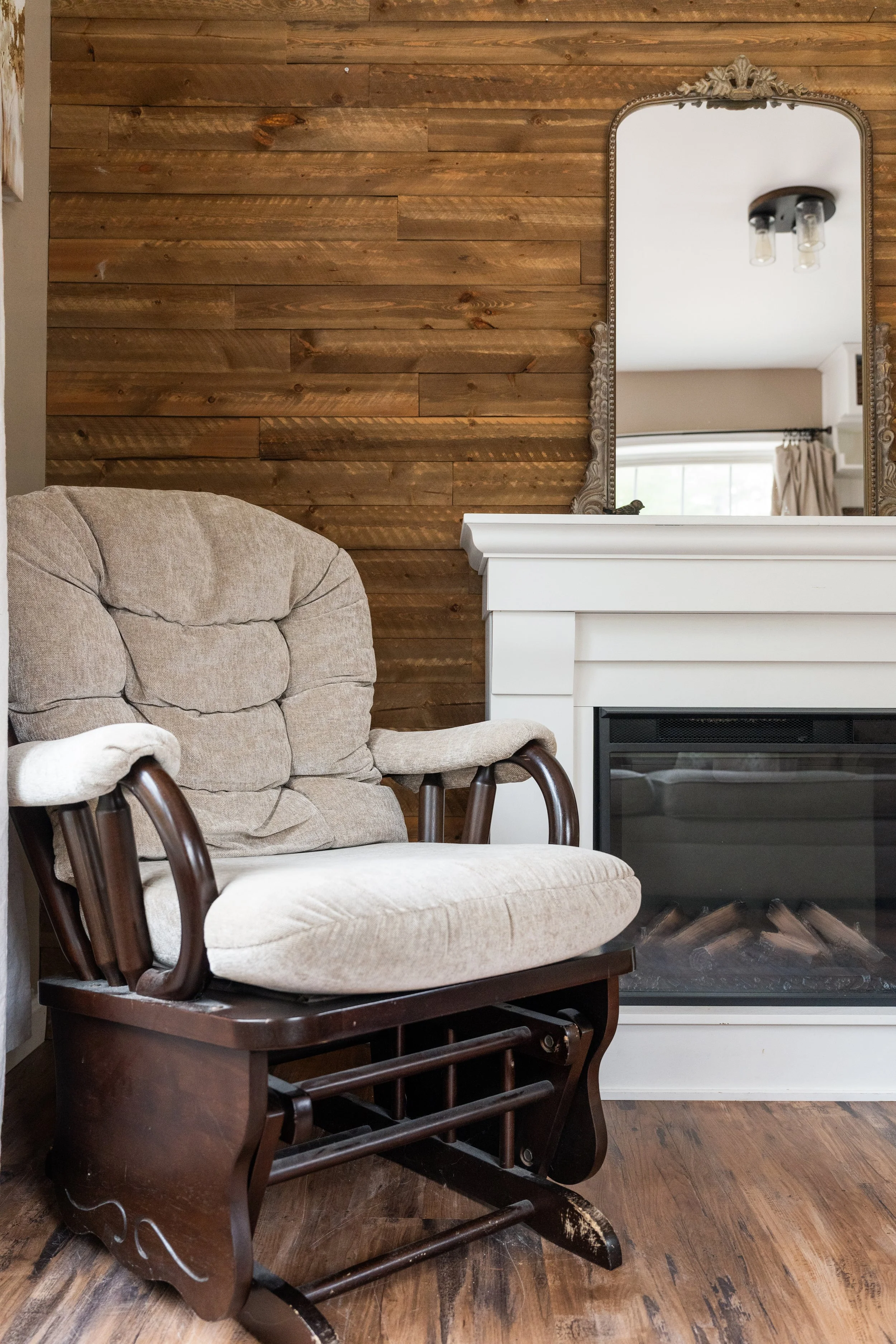 199 SILVER PINE_SittingRoom (9).jpg