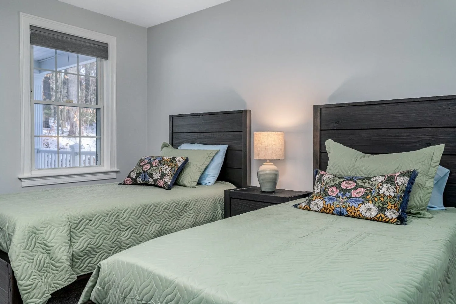 182TimberShoreDrBedroom1.jpg