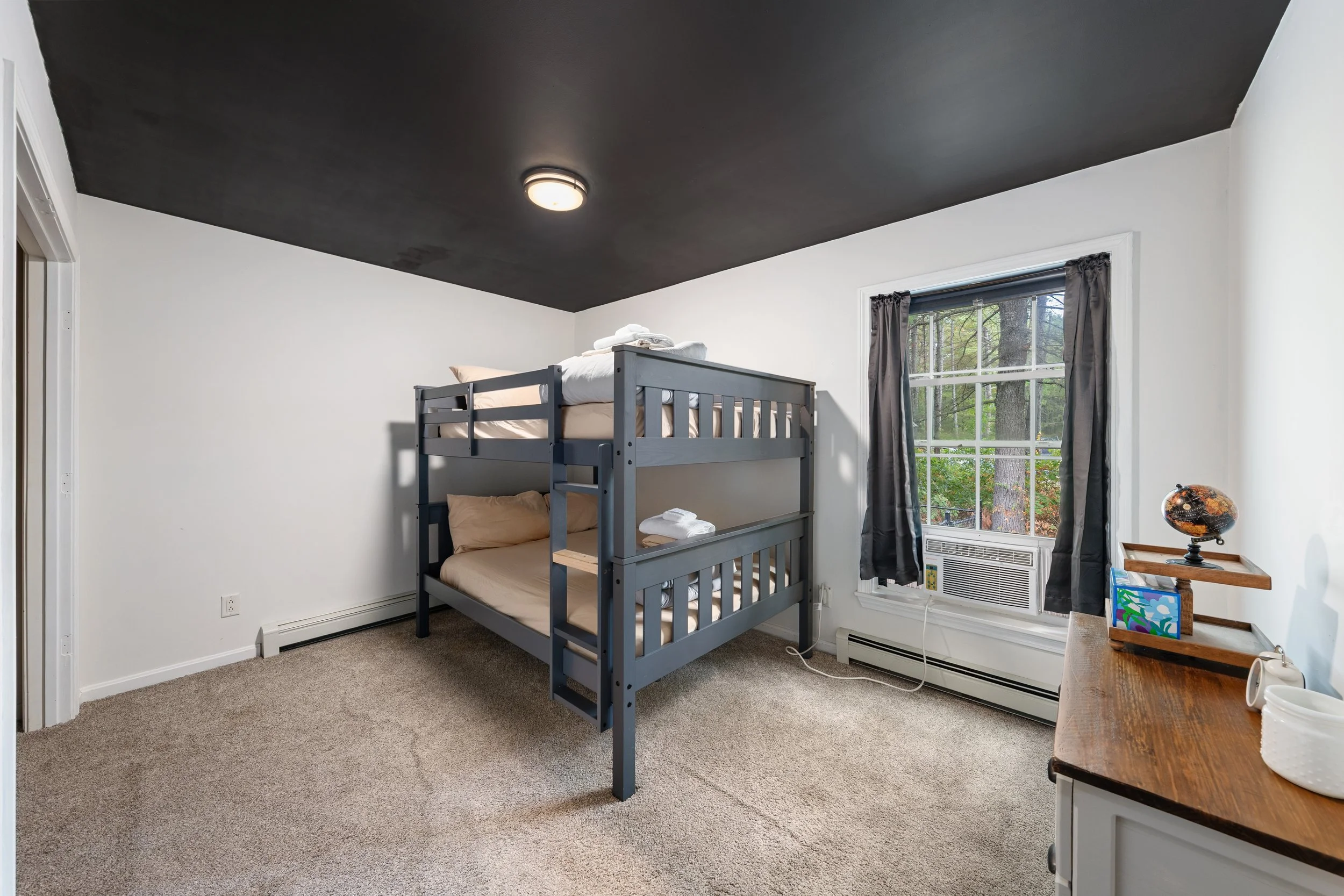 199 SILVER PINE_Bedroom (4).jpg