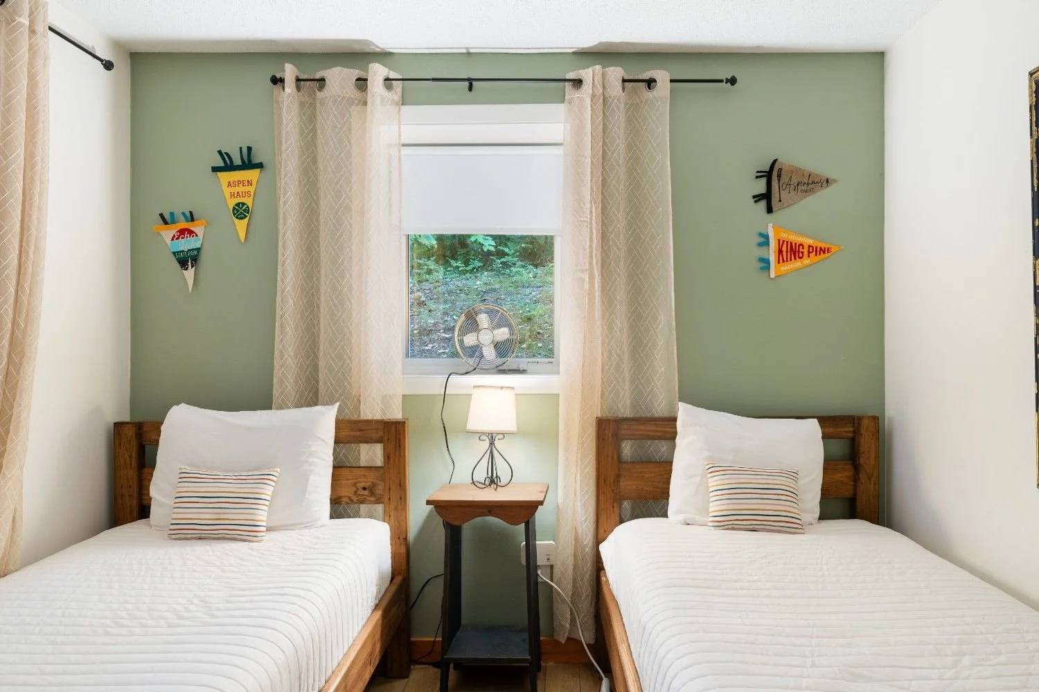 47ASPENDRIVE_Bedroom8.jpg
