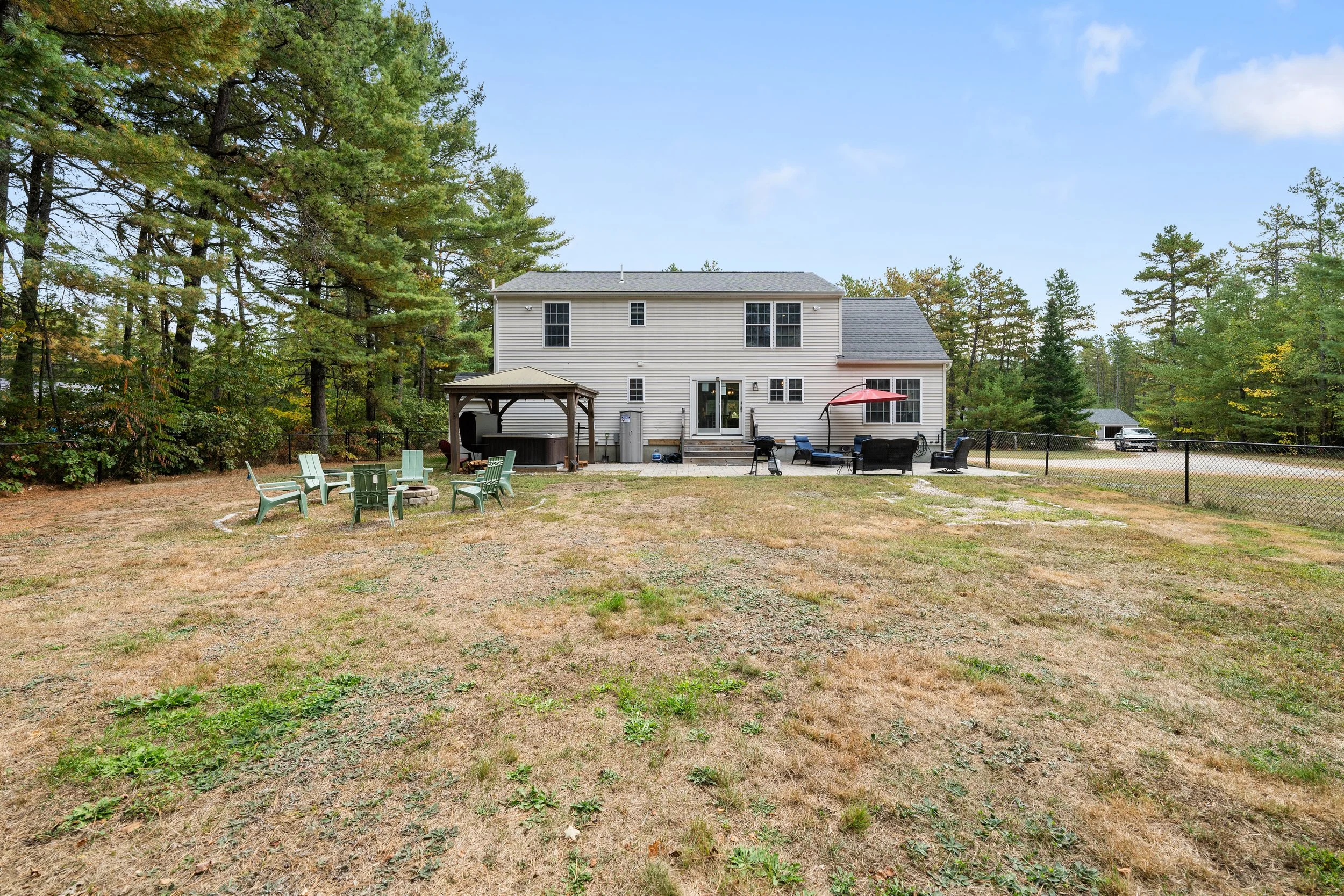 199 SILVER PINE_Exterior (8).jpg
