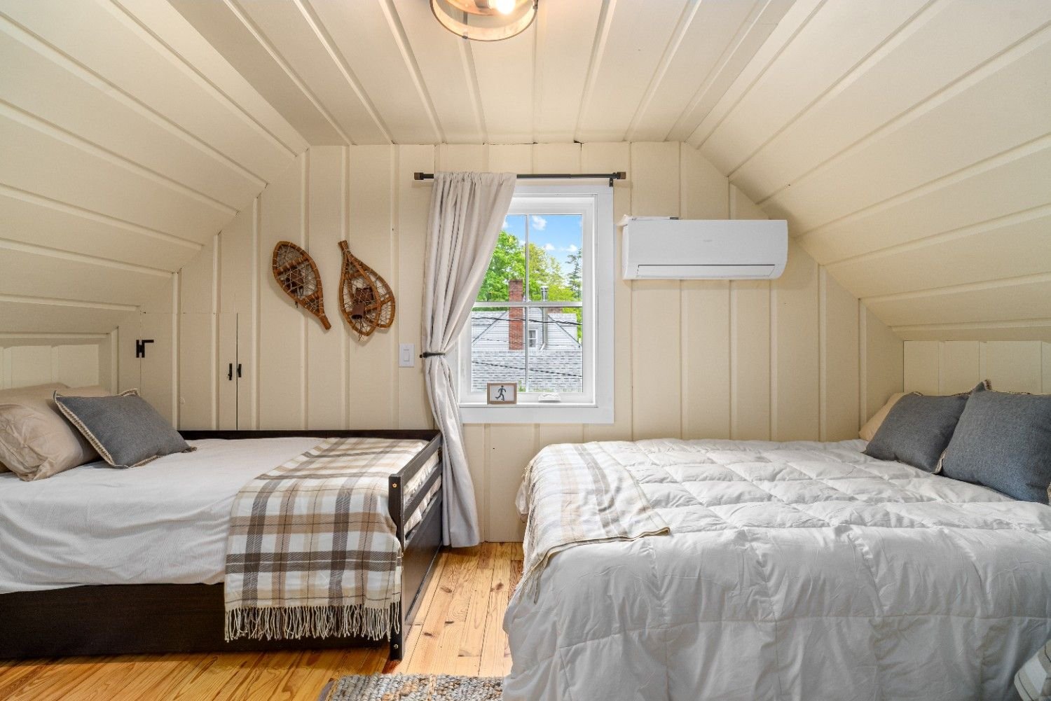 131GROVEST_BEDROOMS4.jpg