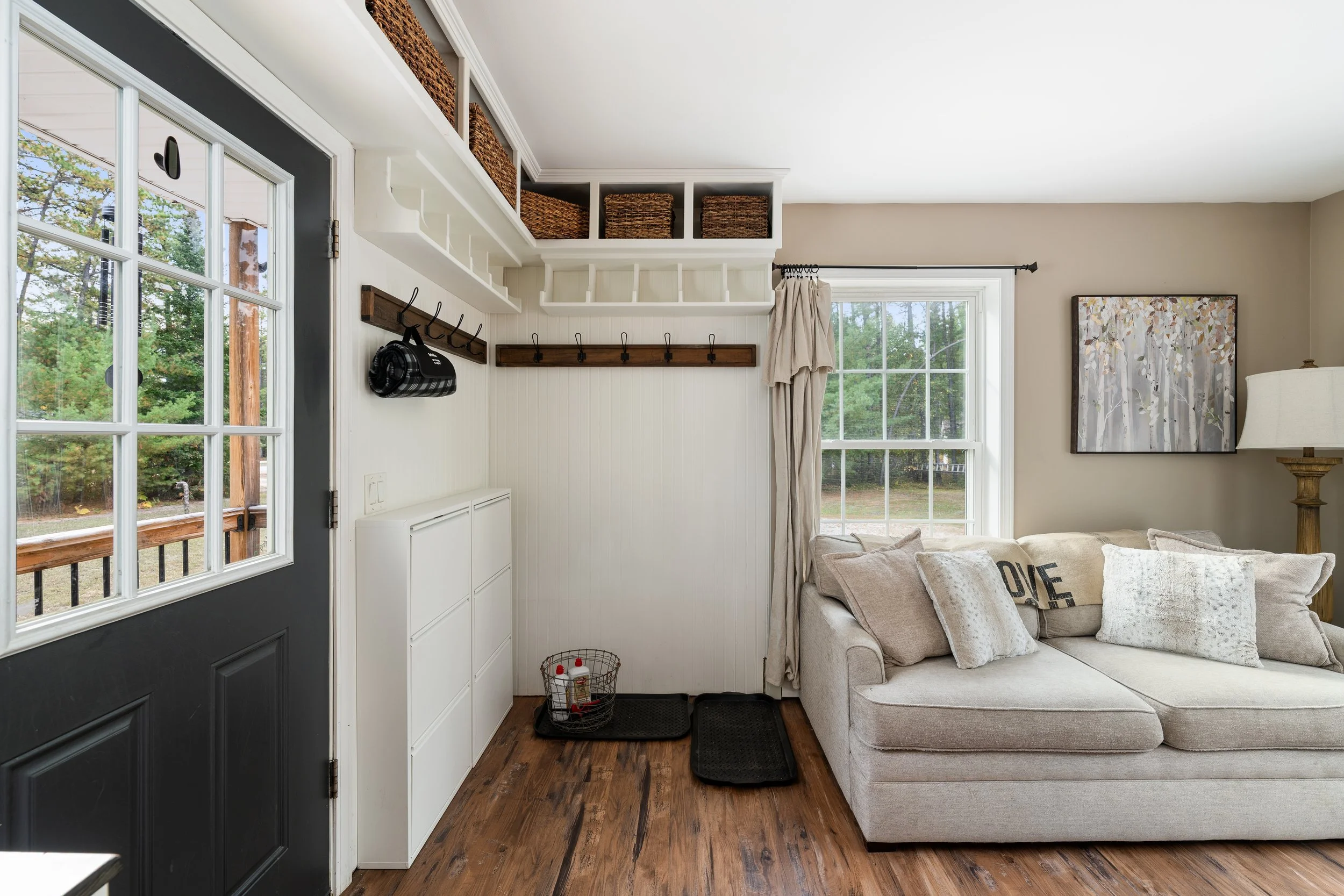 199 SILVER PINE_SittingRoom (3).jpg