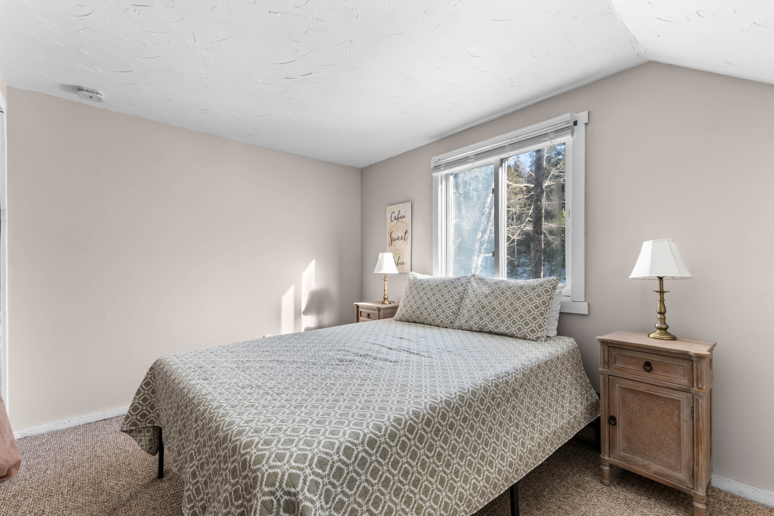 48RIVERSBEND_Bedroom (4).jpg