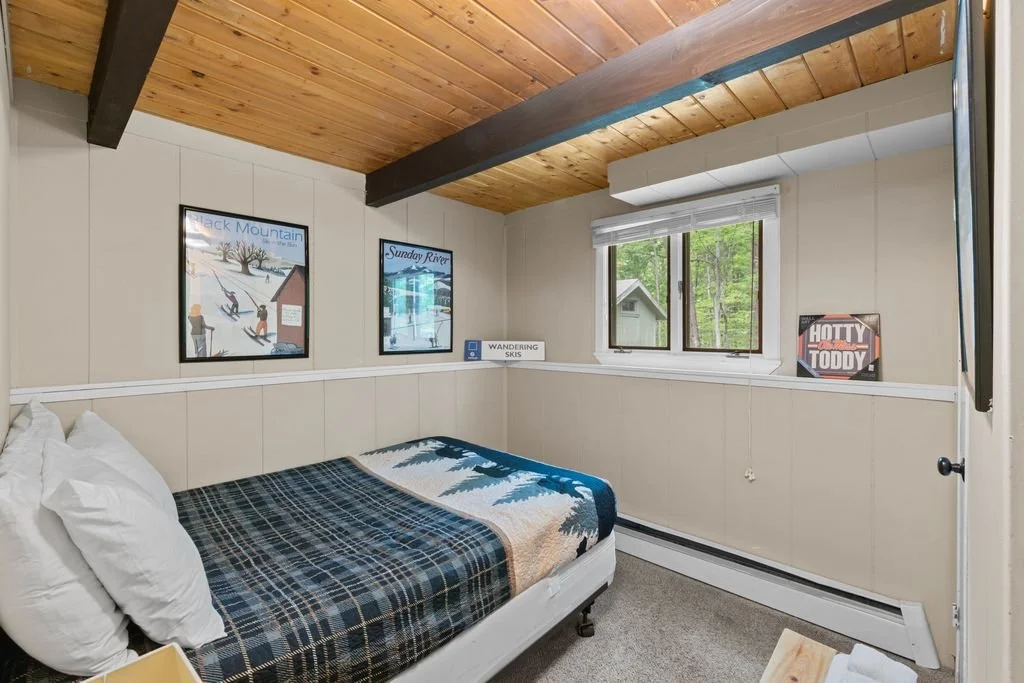 44 Aspen Bedroom 2.jpg