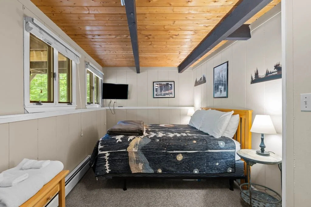 44 Aspen Bedroom.jpg