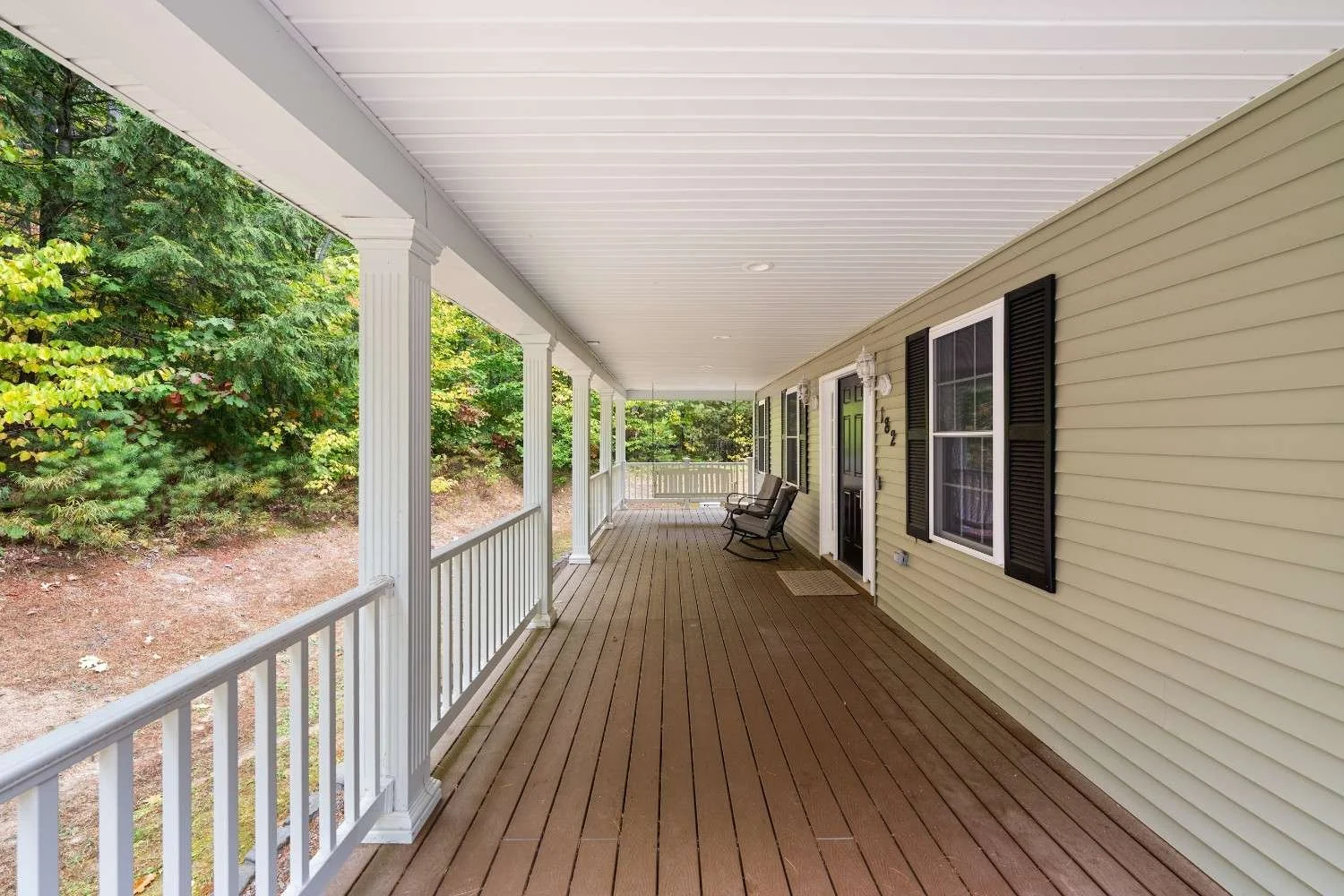182TIMBERSHORE_Porch5.jpg