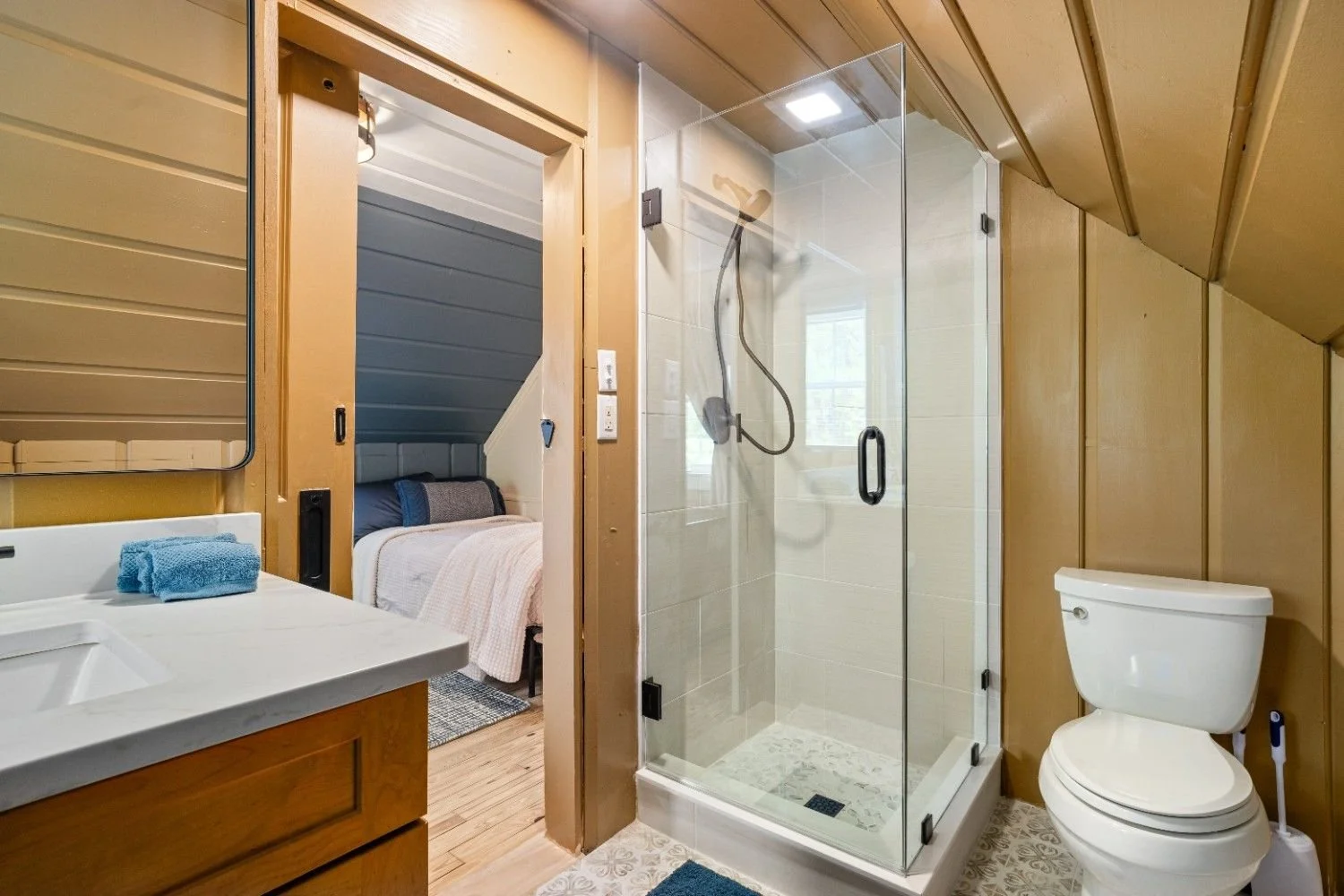 131GROVEST_BATH2.jpg
