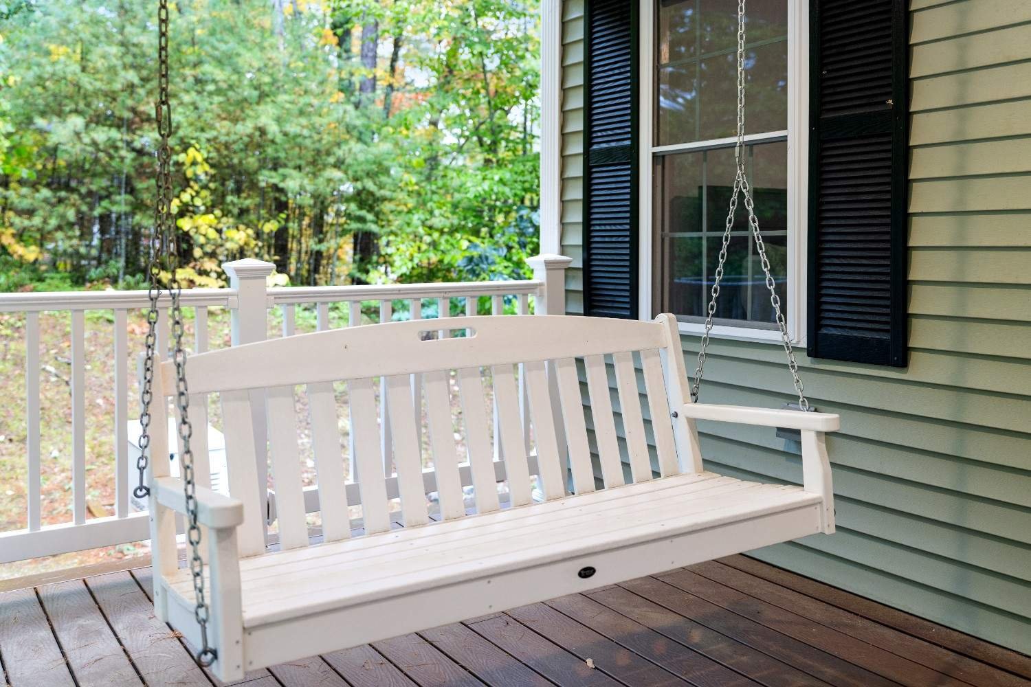 182TIMBERSHORE_Porch1.jpg