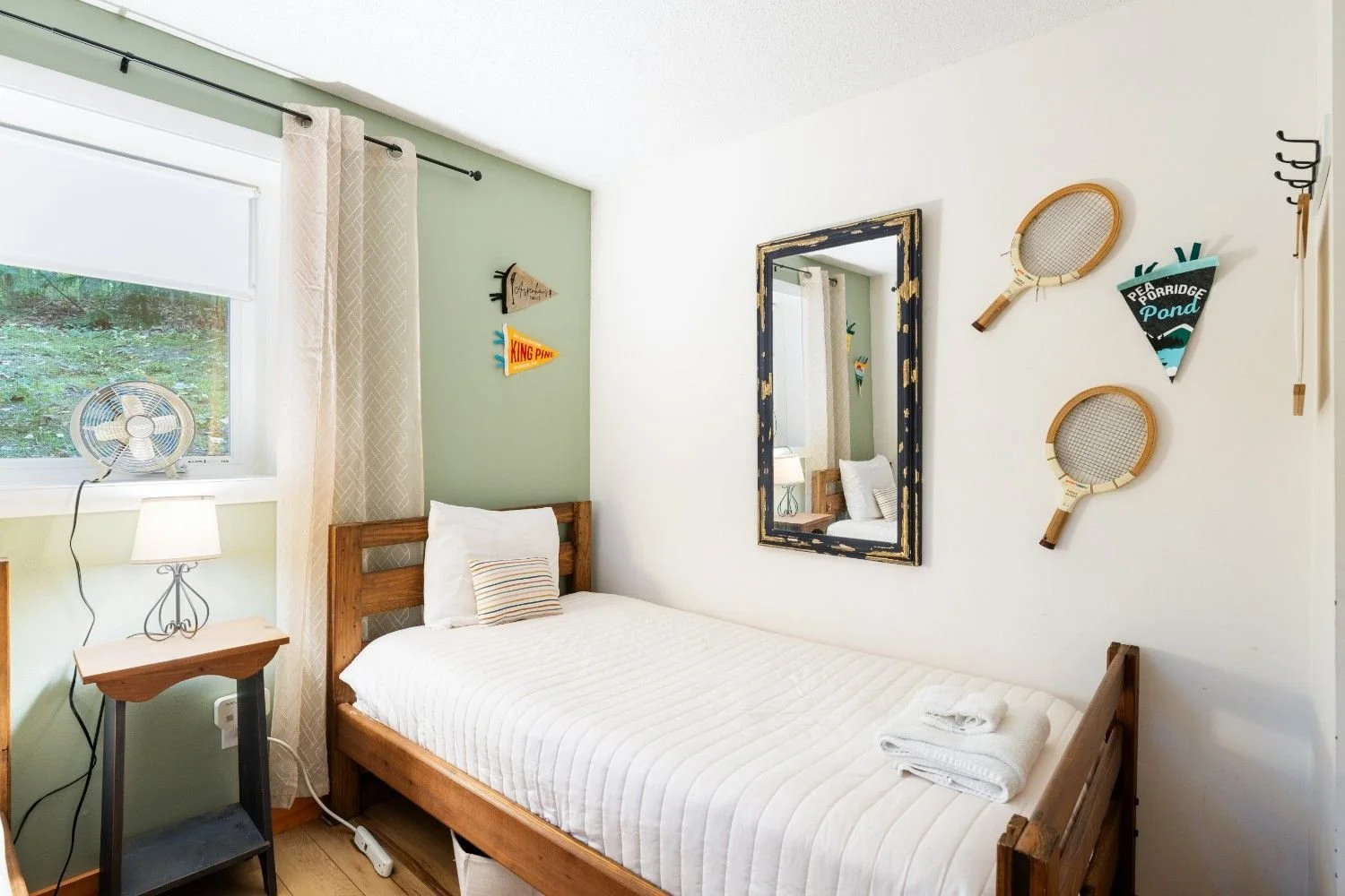 47ASPENDRIVE_Bedroom9.jpg