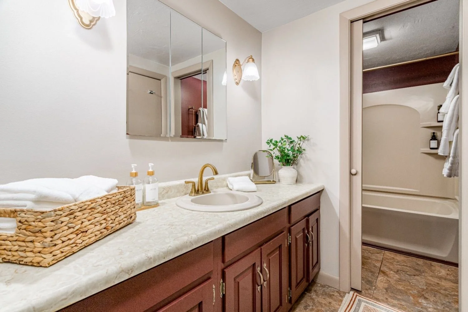 147MapleManorRdCenterConwayNH-14.JPG