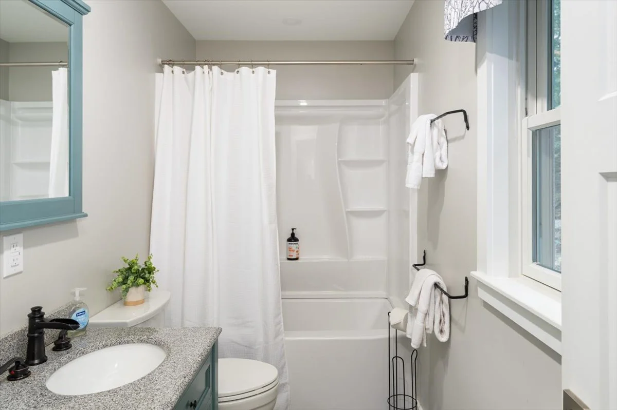 987 WASHINGTON HILL RD_Bedroom (1).jpg