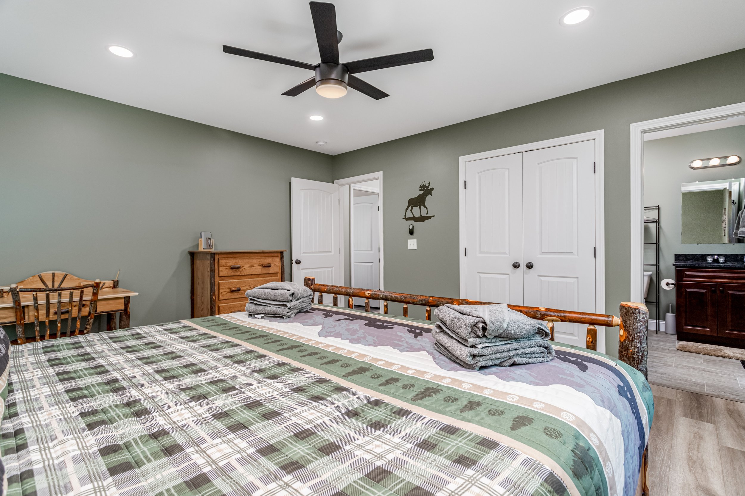 211 MCGREW_Bedrooms (4).JPG