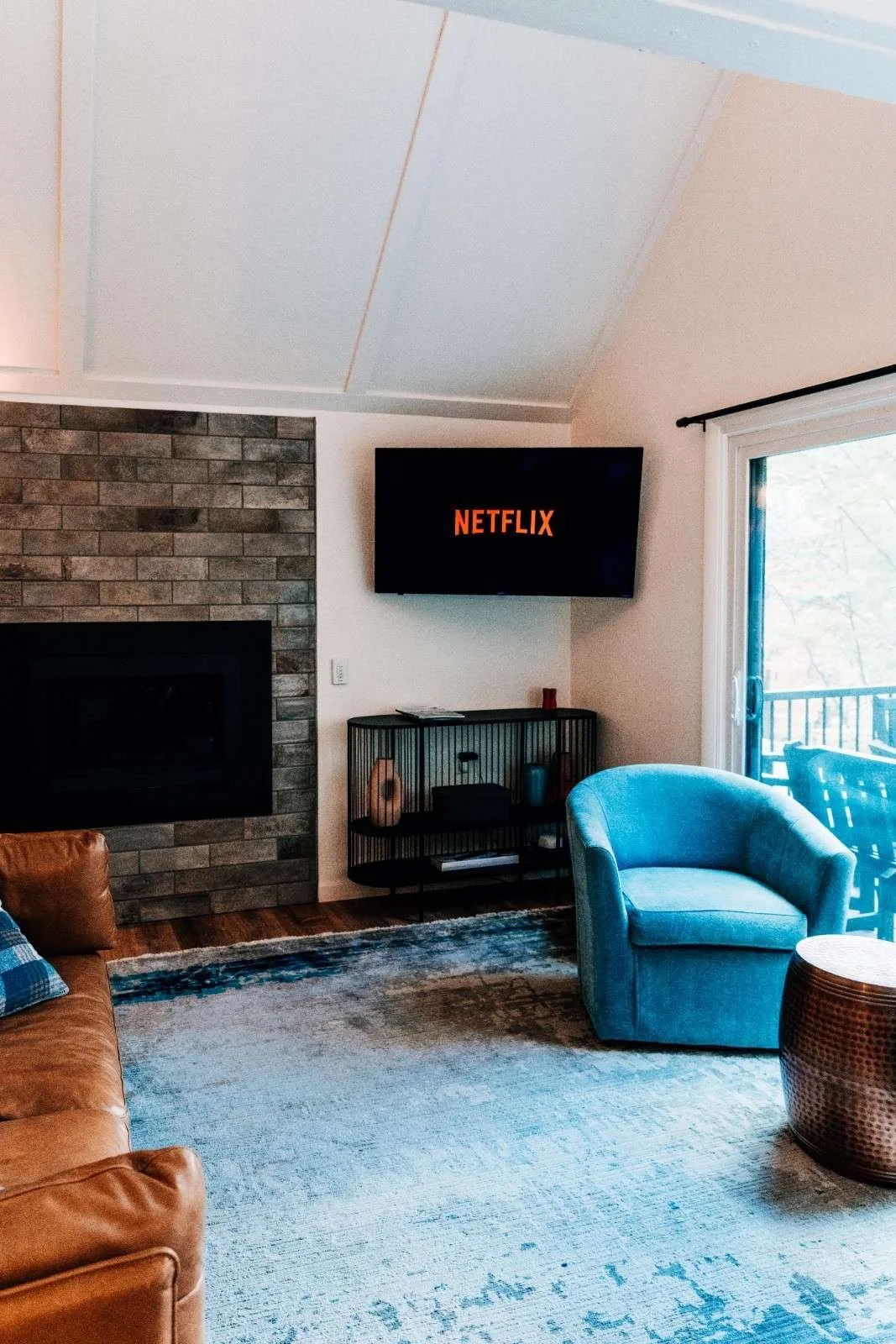 15ALPSTRAUSSE_LivingRoom22.jpg