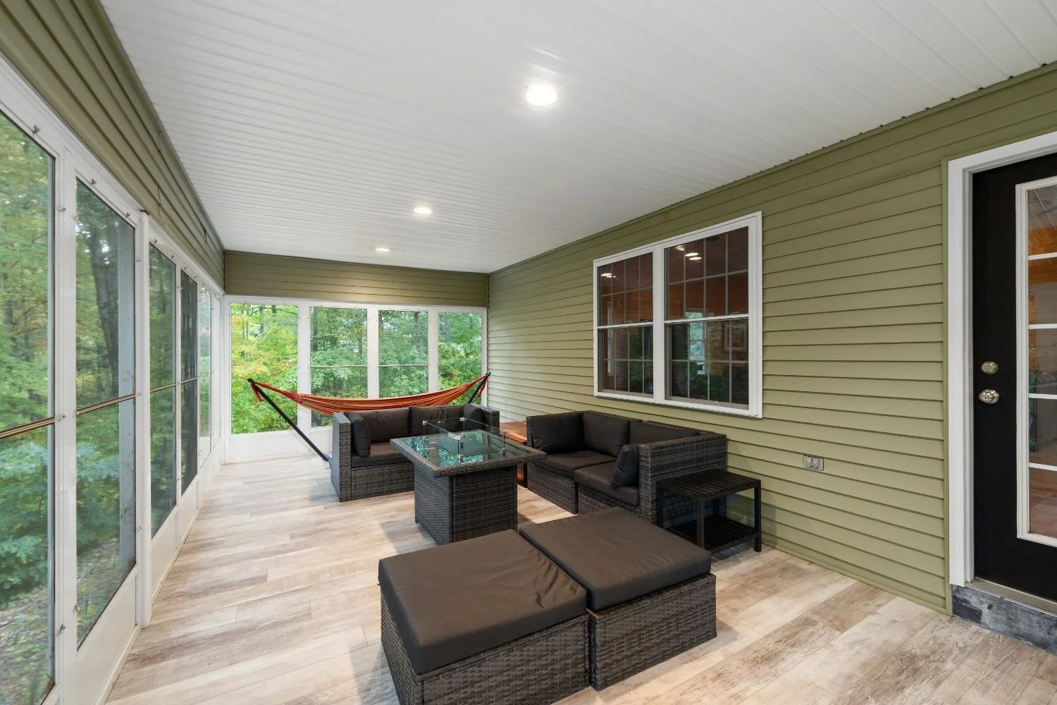 182TIMBERSHORE_ScreenedPorch4.jpg