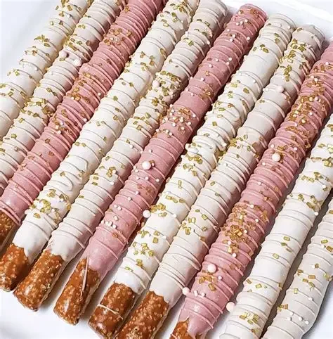 Chocolate-Drizzled Pretzel Delight