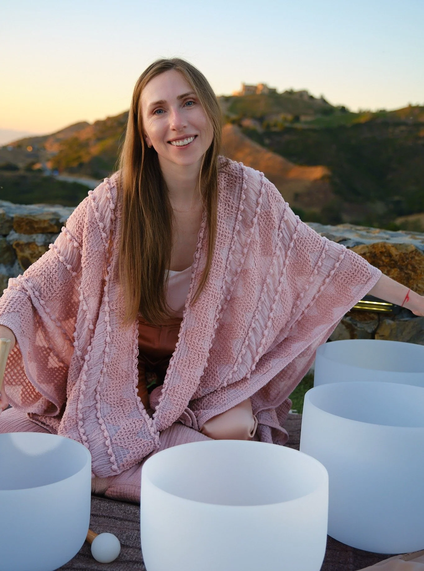 Rachel @elevating.path creates immersive sound bath experiences designed to help people slow down, reconnect, and reset.

We spent an evening documenting both the experience and the person behind it.

Great branding isn't just showing what you do.

I