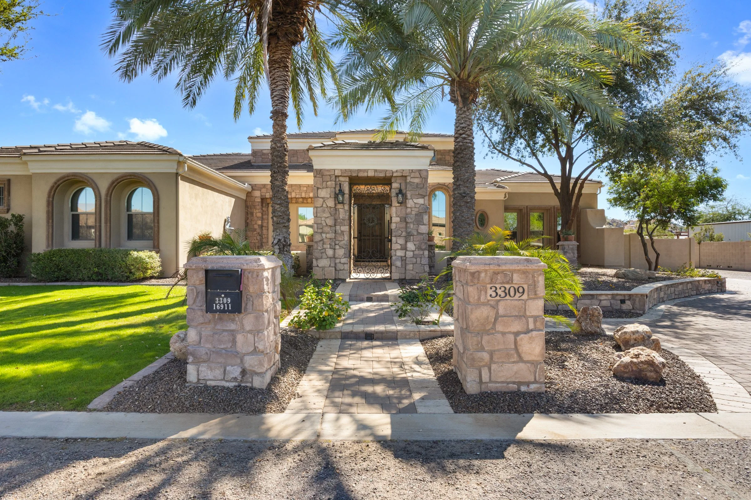 3309 E. Sunnydale Drive