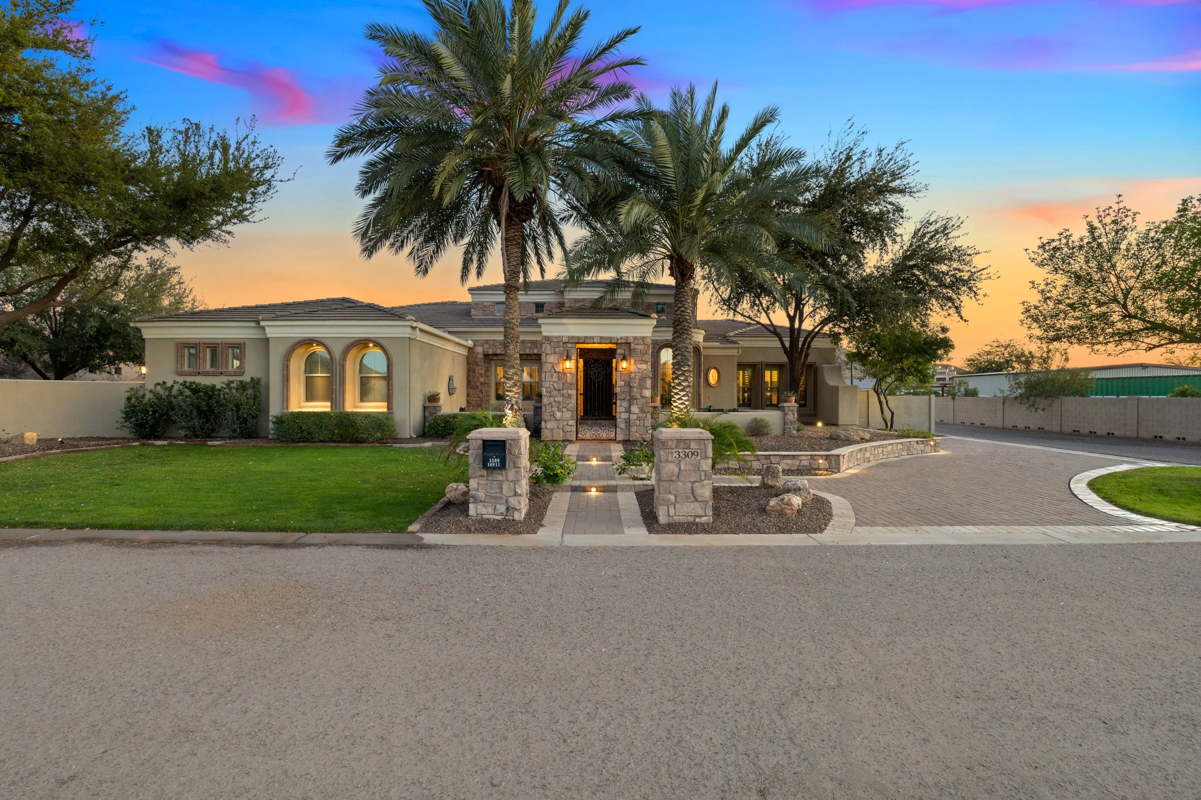 3309 E Sunnydale Dr-112.jpg