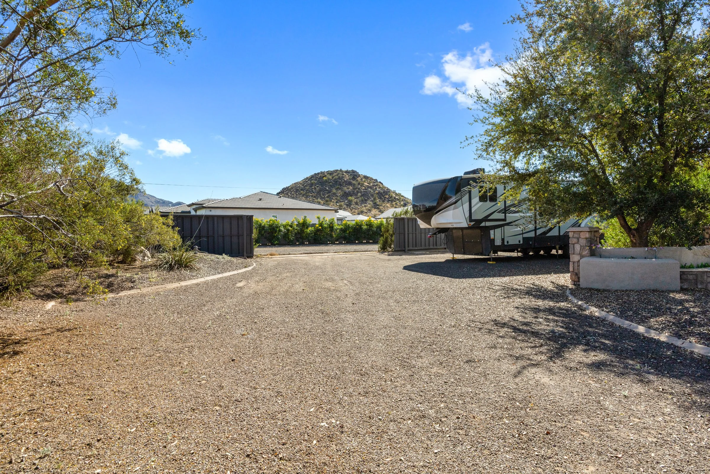 3309 E Sunnydale Dr-97.jpg