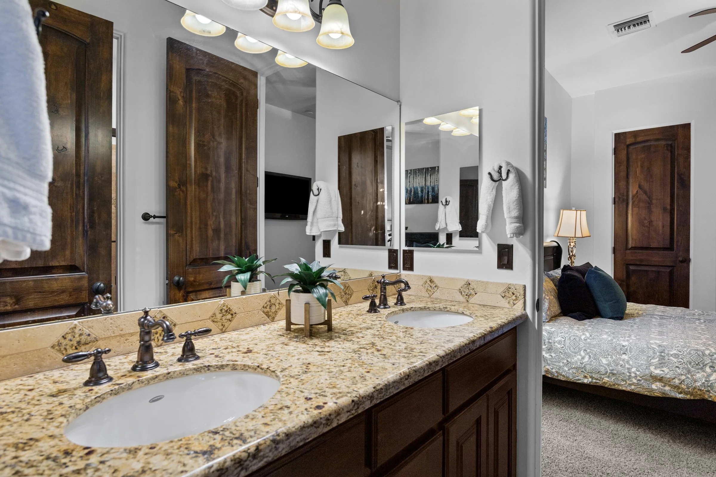 3309 E Sunnydale Dr-60.jpg