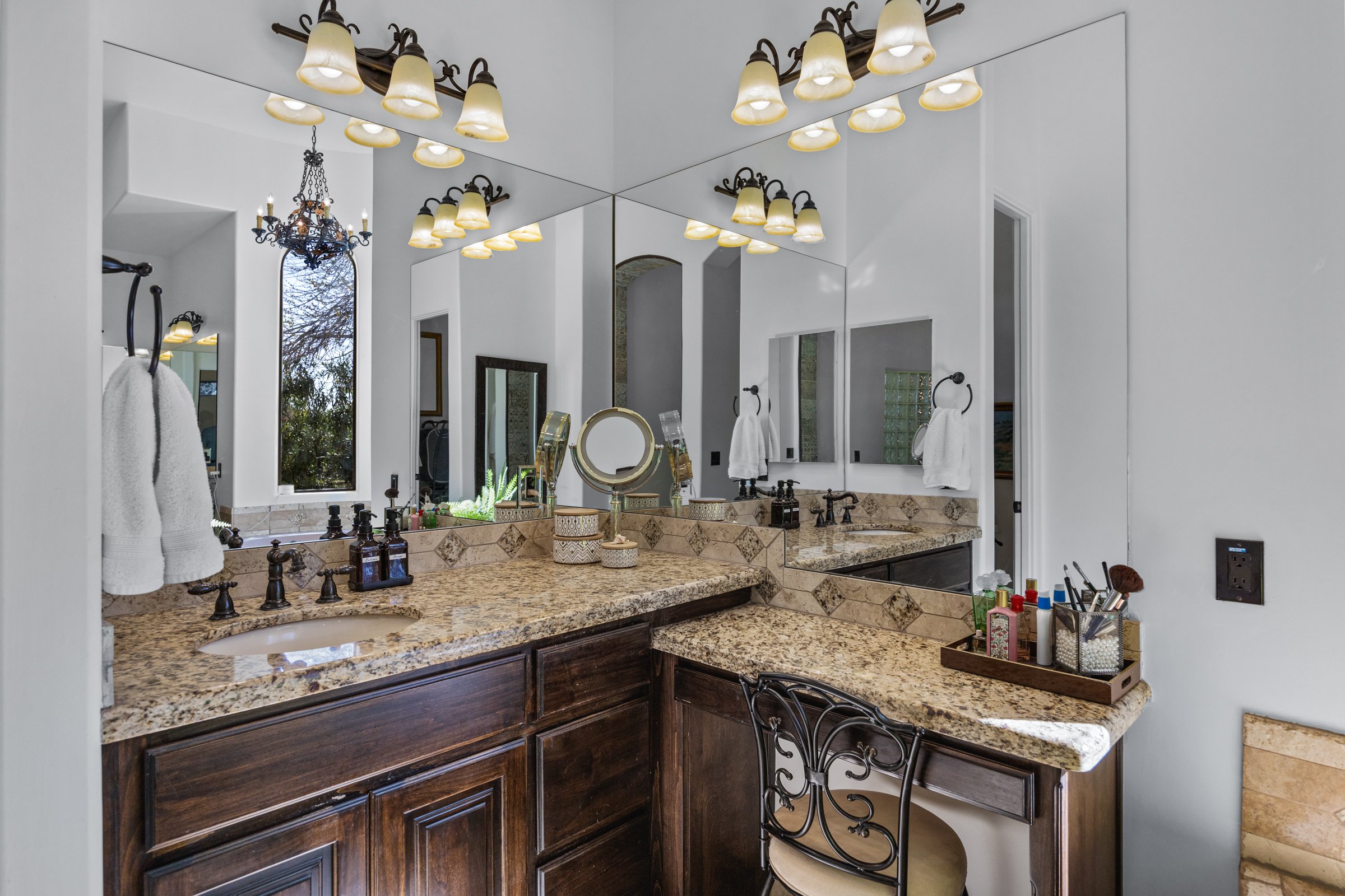 3309 E Sunnydale Dr-48.jpg