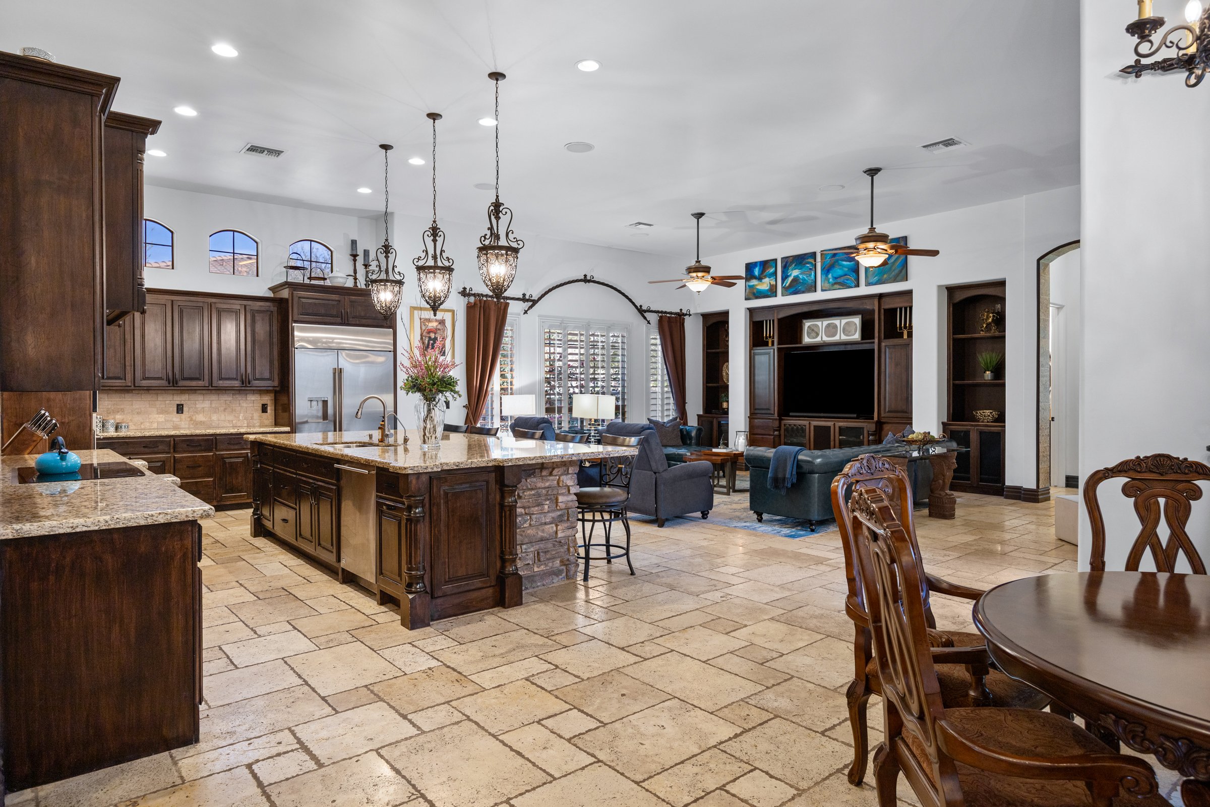 3309 E Sunnydale Dr-13.jpg