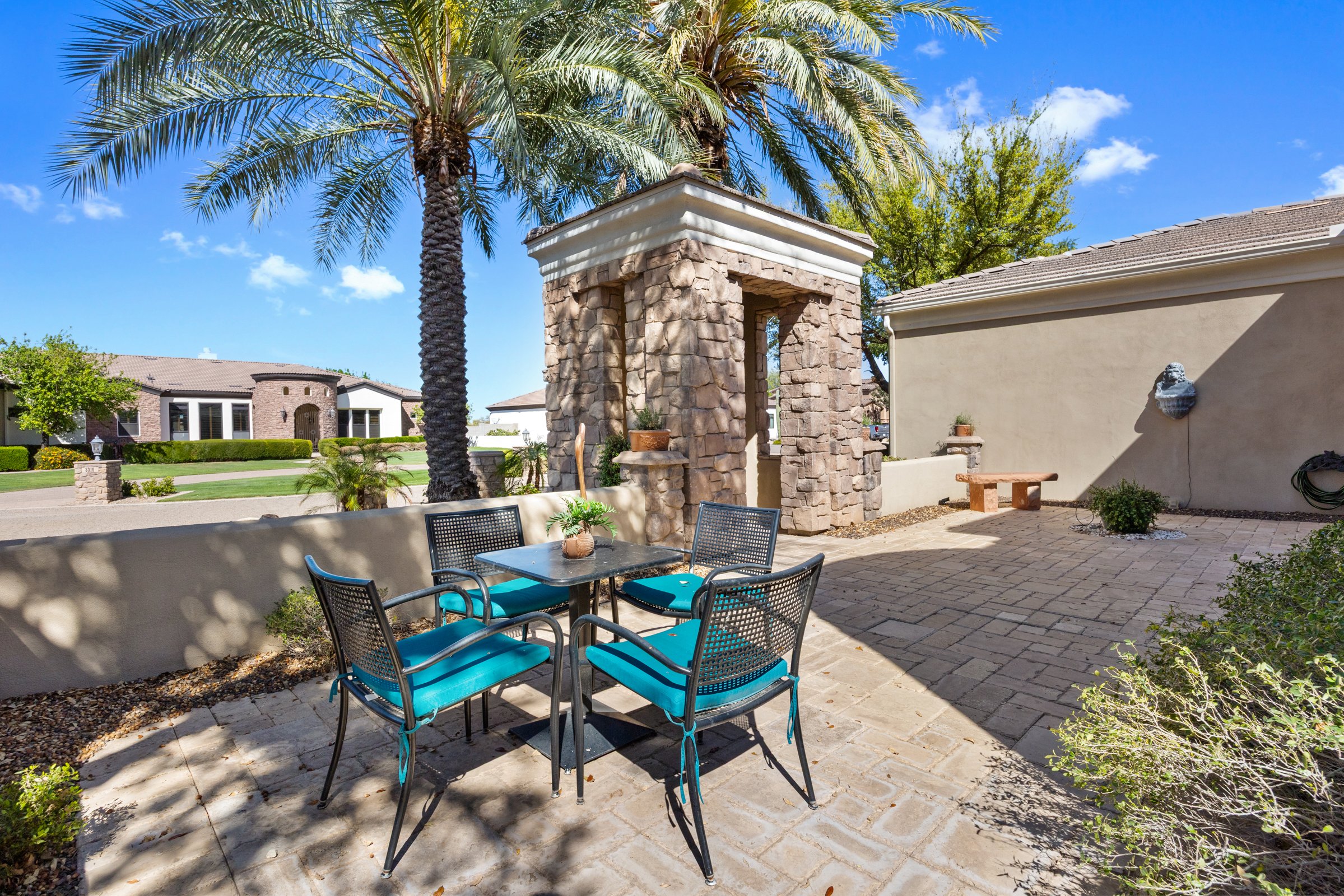 3309 E Sunnydale Dr-8.jpg