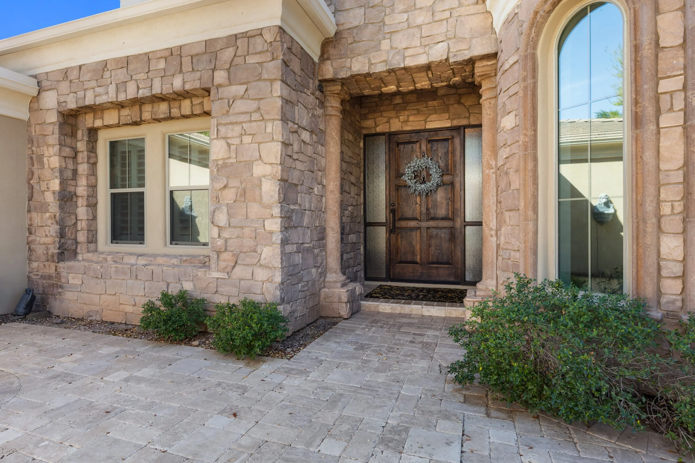 3309 E Sunnydale Dr-9.jpg