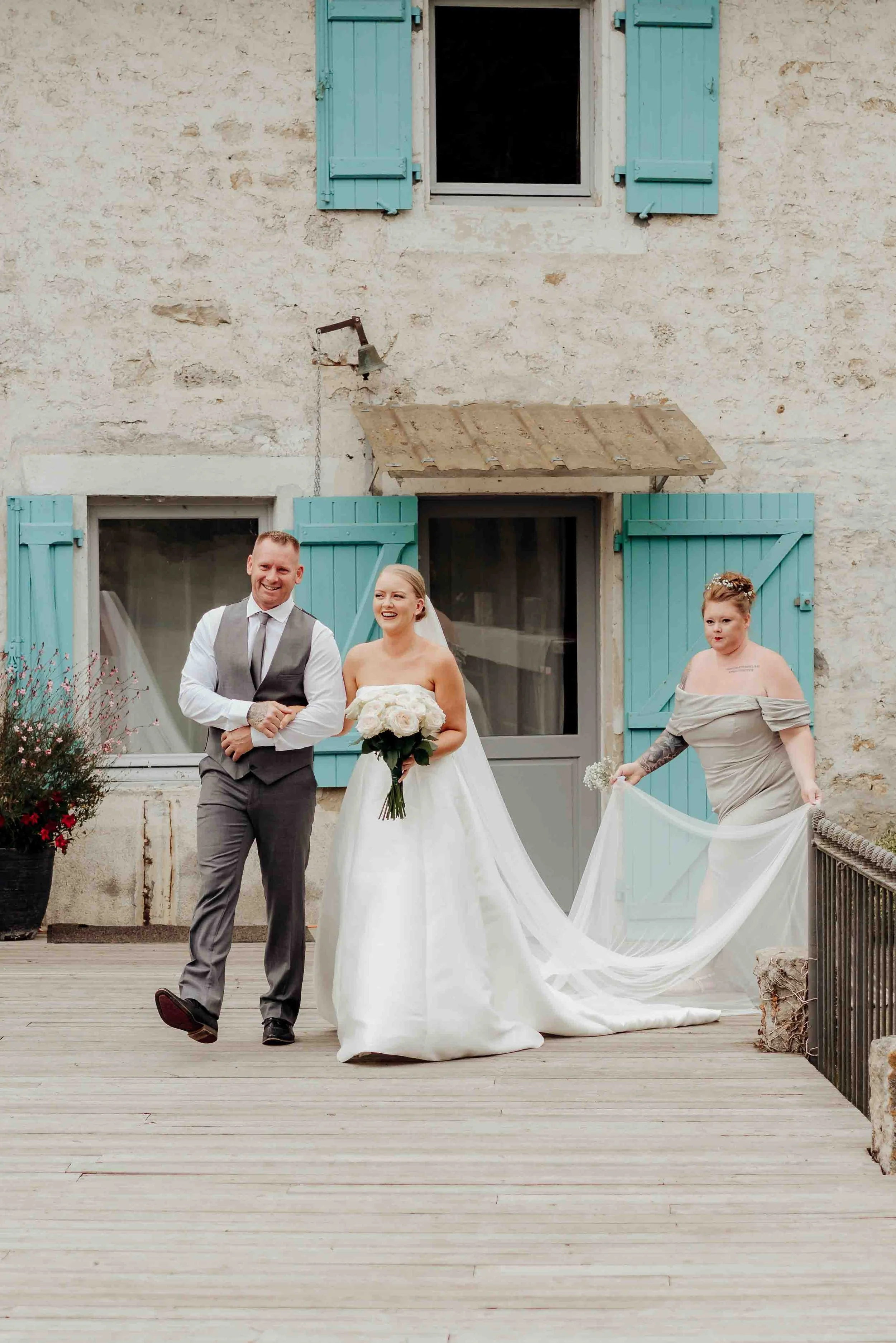 ellis-sam-Saint-Martin-de-Saint-Maixent-wedding-5.jpg