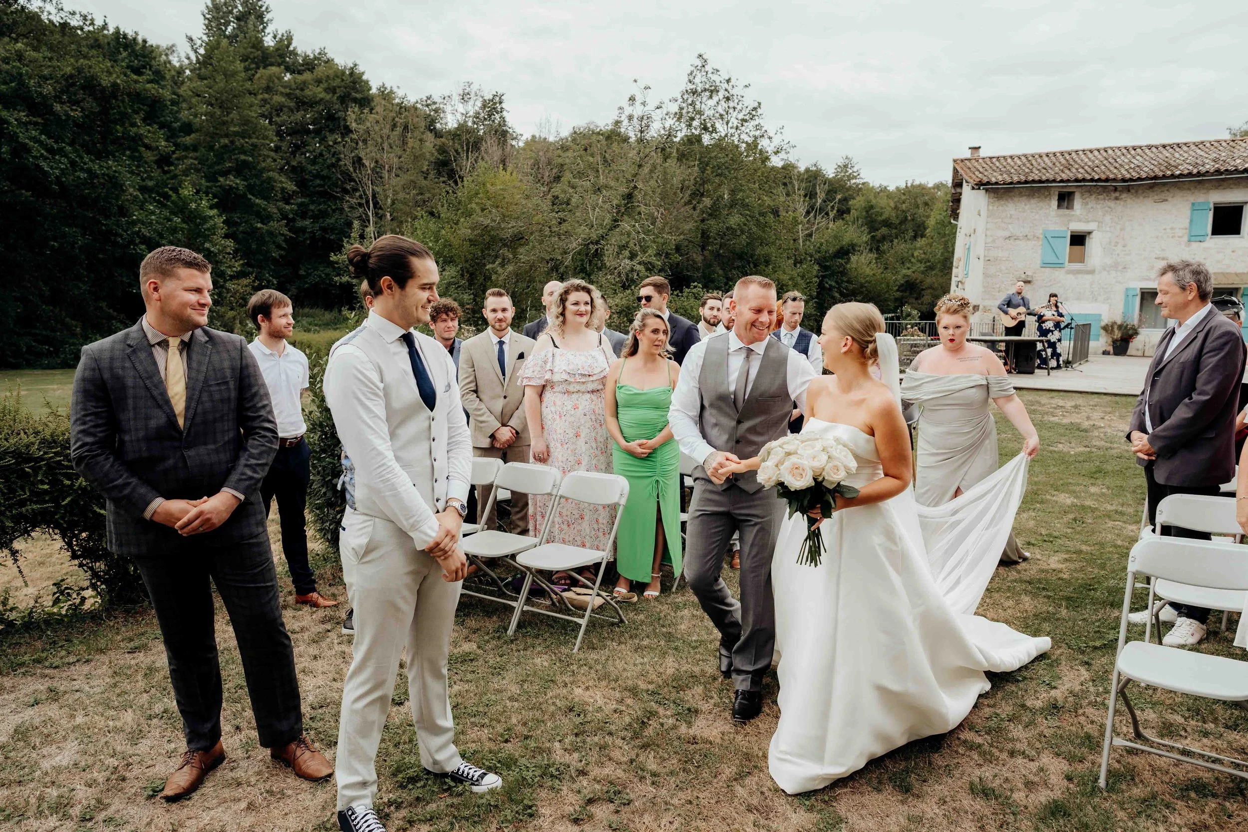 ellis-sam-Saint-Martin-de-Saint-Maixent-wedding-6.jpg
