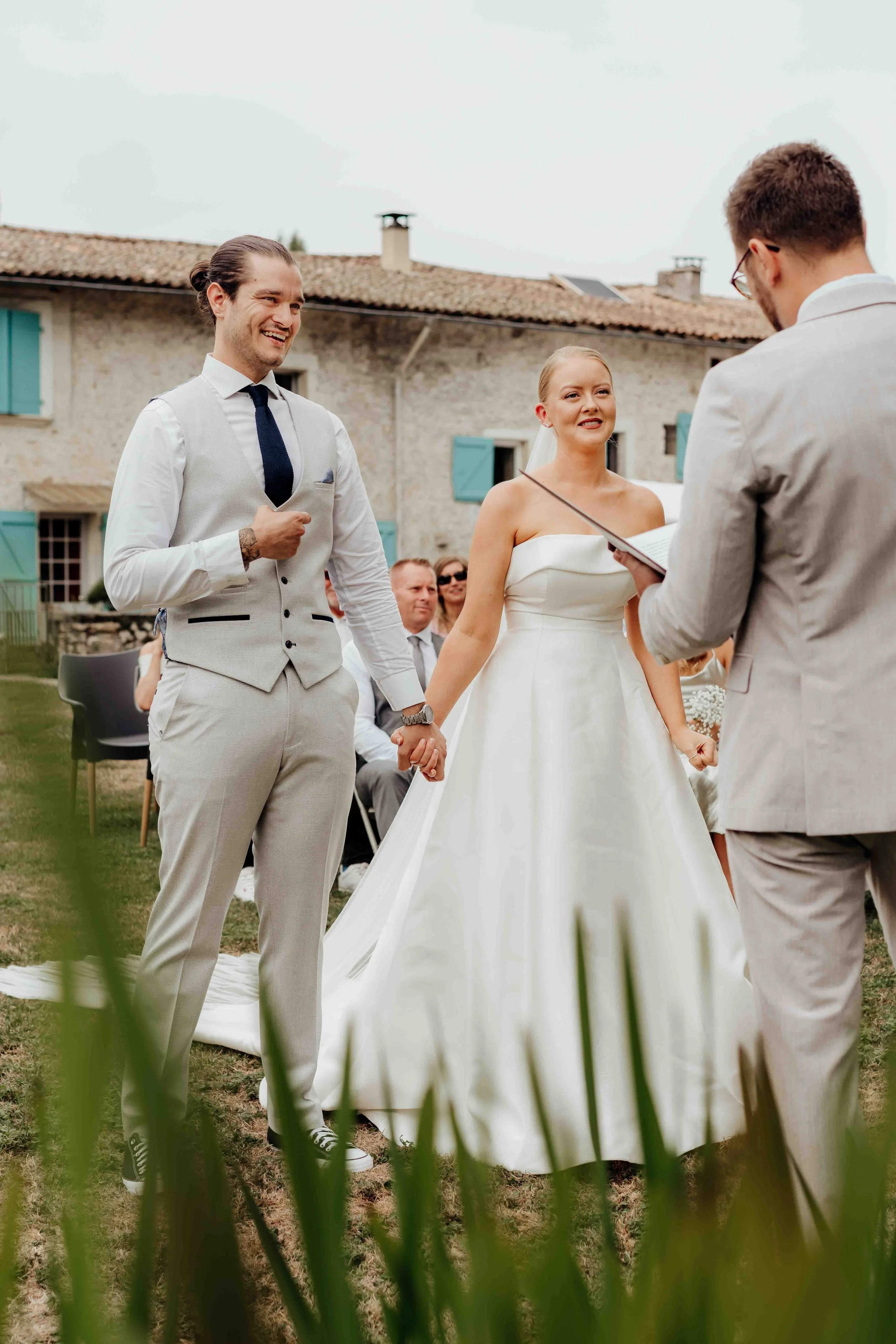 ellis-sam-Saint-Martin-de-Saint-Maixent-wedding-7.jpg