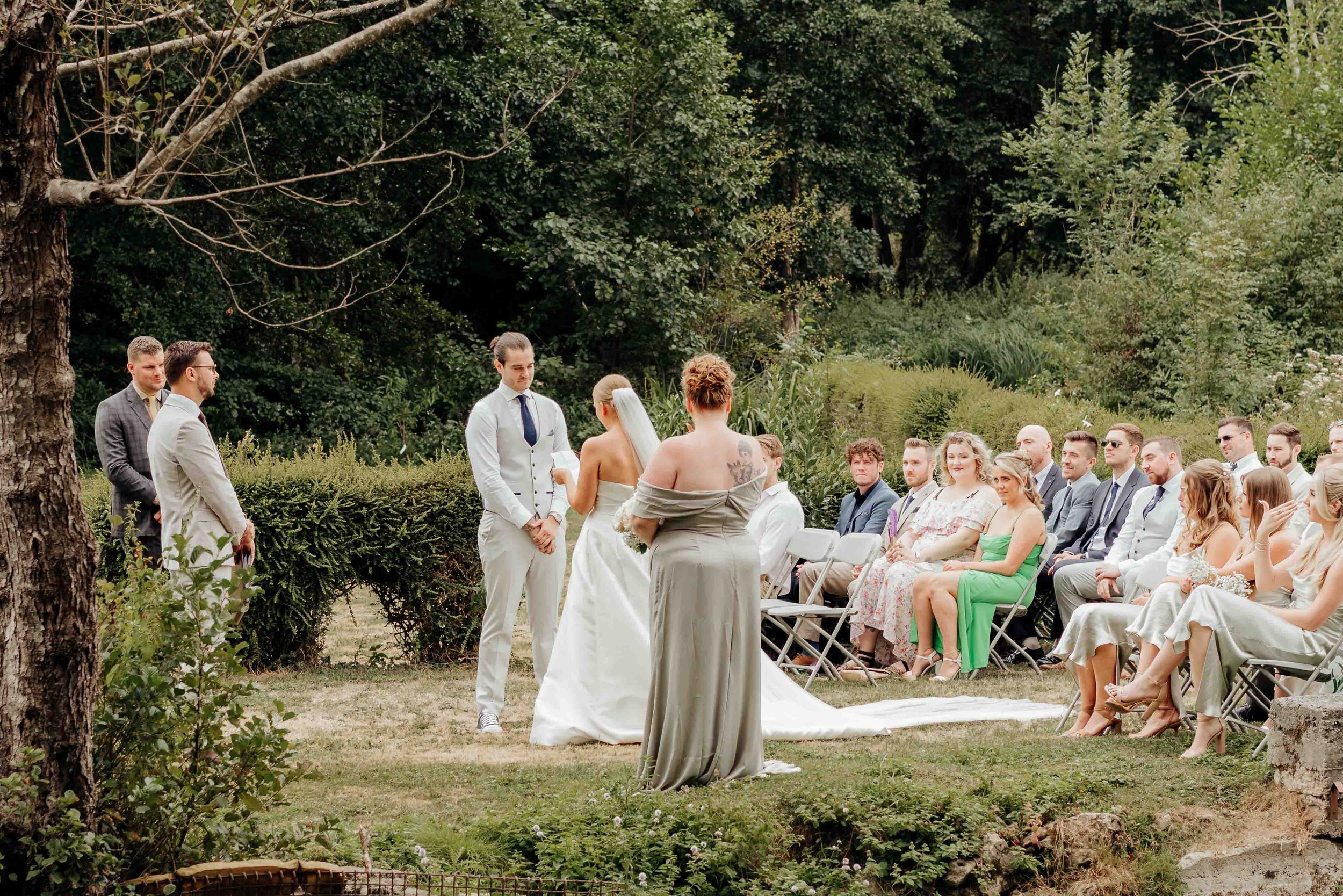 ellis-sam-Saint-Martin-de-Saint-Maixent-wedding-9.jpg