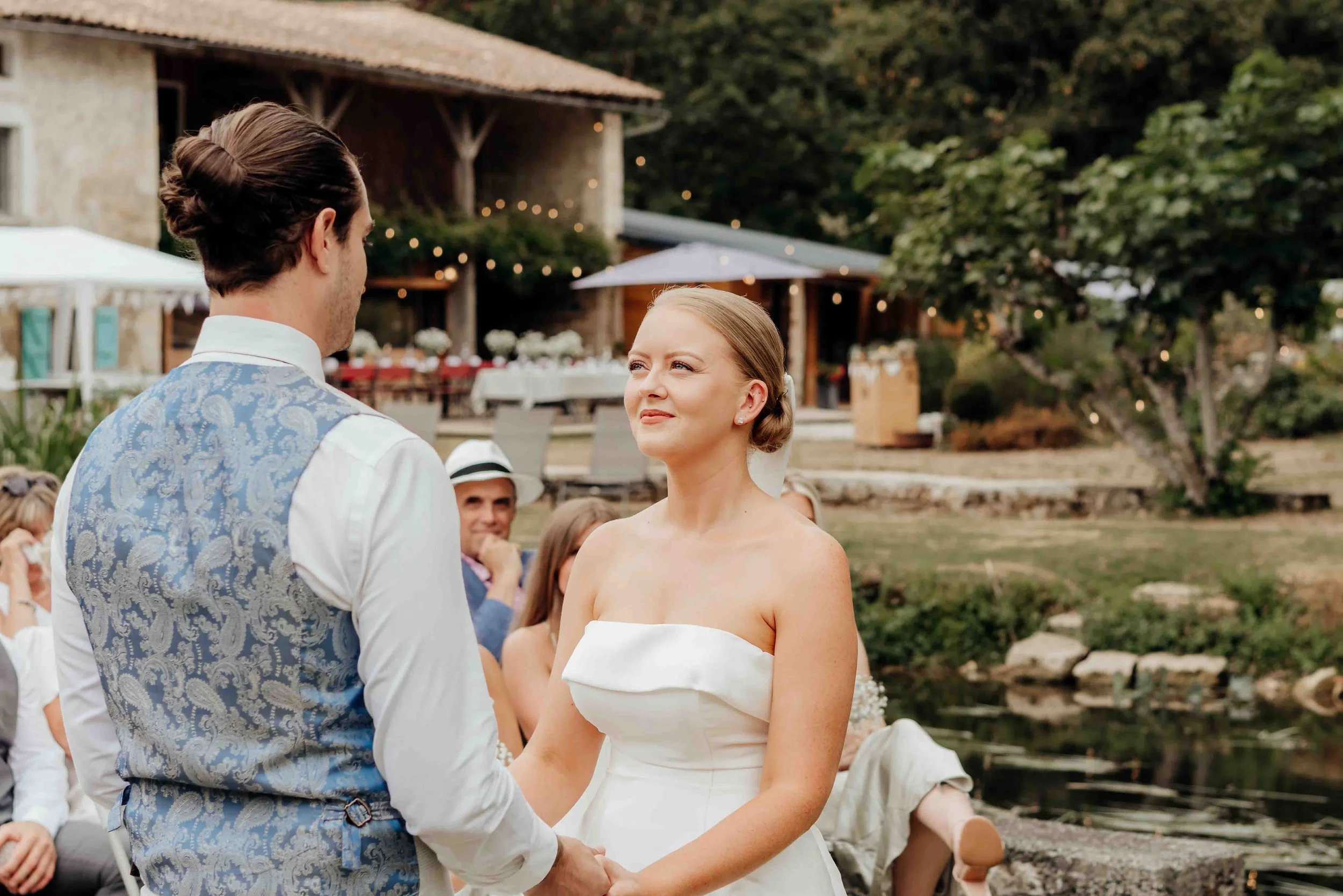 ellis-sam-Saint-Martin-de-Saint-Maixent-wedding-11.jpg