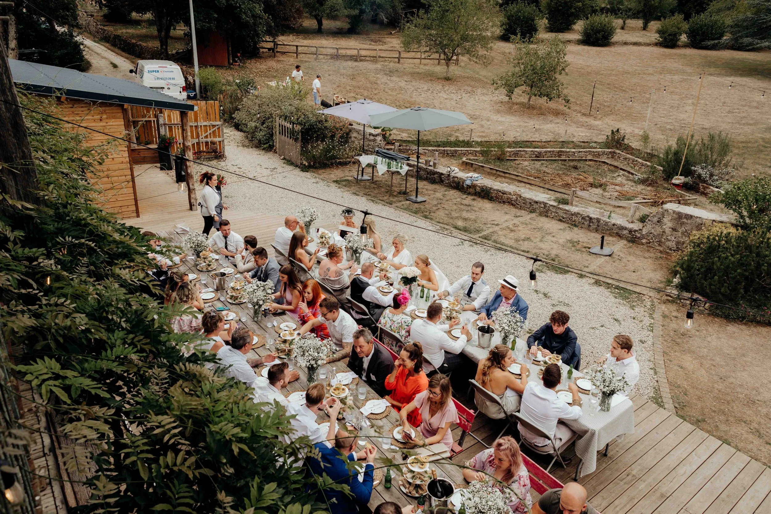 ellis-sam-Saint-Martin-de-Saint-Maixent-wedding-17.jpg