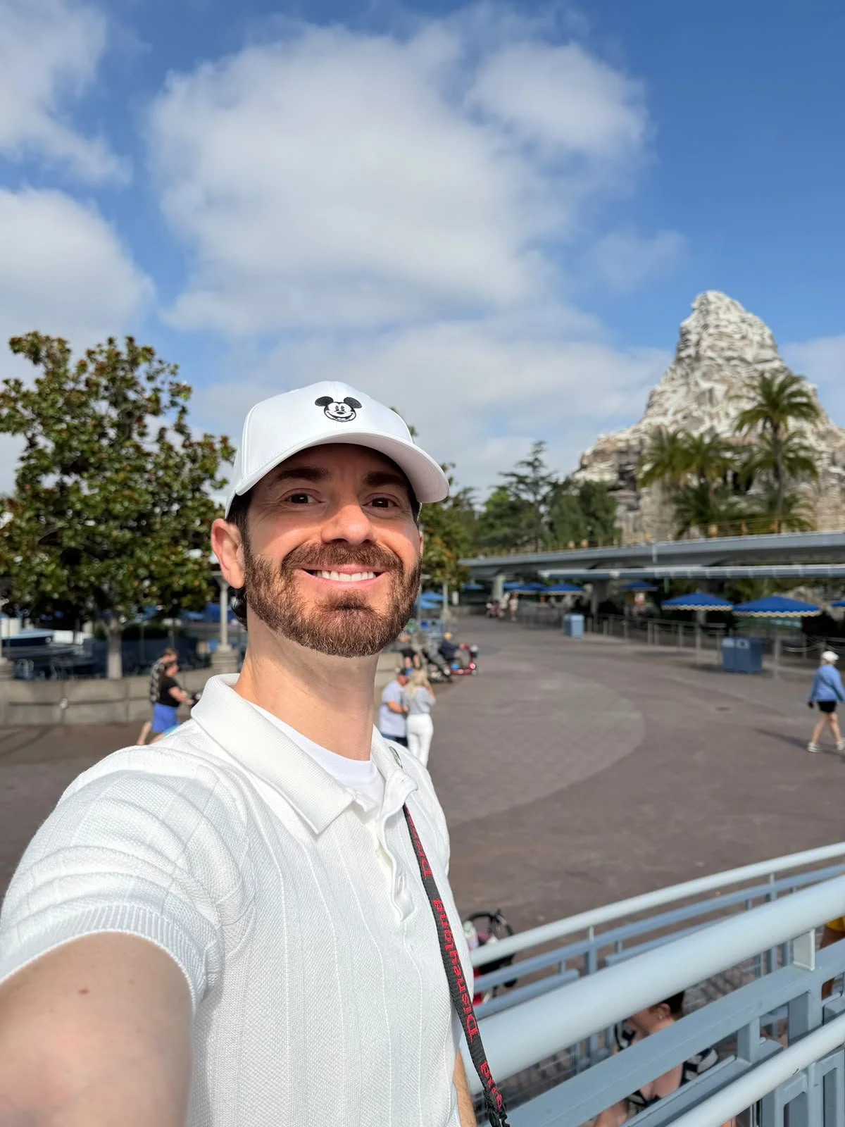 Mickey Marc Matterhorn Disneyland