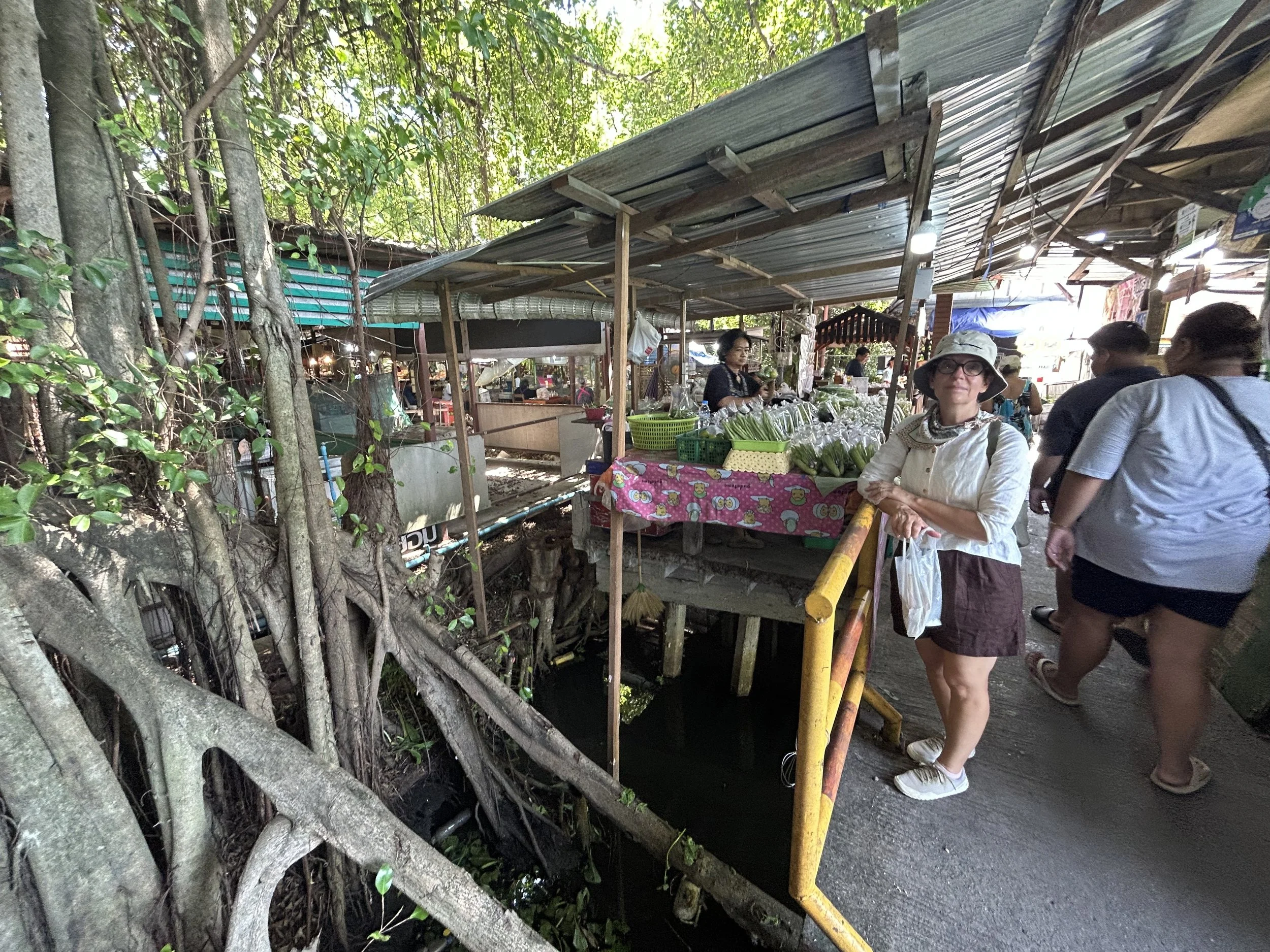 bangkok ride floating market 3.jpg