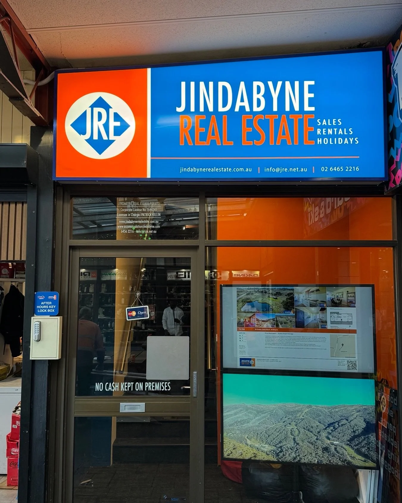 ✨ A NEW LOOK FOR JINDABYNE REAL ESTATE ✨
Making a statement day AND night! 💡🏔️
We recently installed this custom illuminated light box for Jindabyne Real Estate giving their frontage a fresh, professional look that&rsquo;s impossible to miss after 