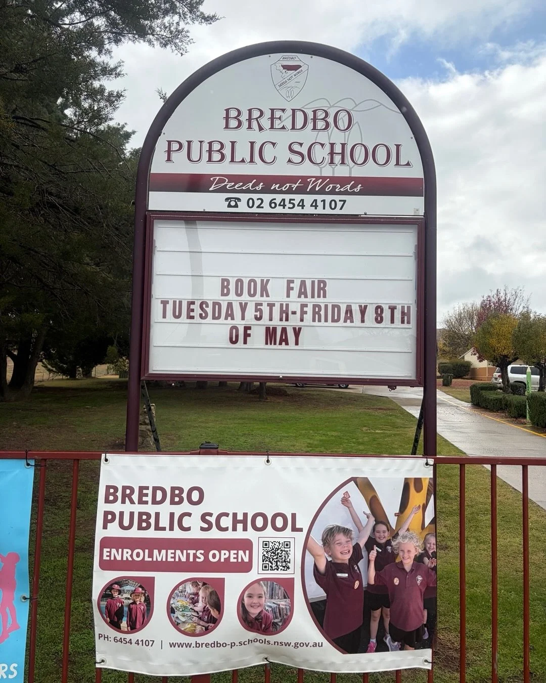 🏫✨ A little signage refresh goes a long way!

We gave Bredbo Public School&rsquo;s roadside sign a much-needed update and the before &amp; after says it all. 👀

Same school. Fresh new sign. 🙌

From roadside signs to custom signage solutions, we de