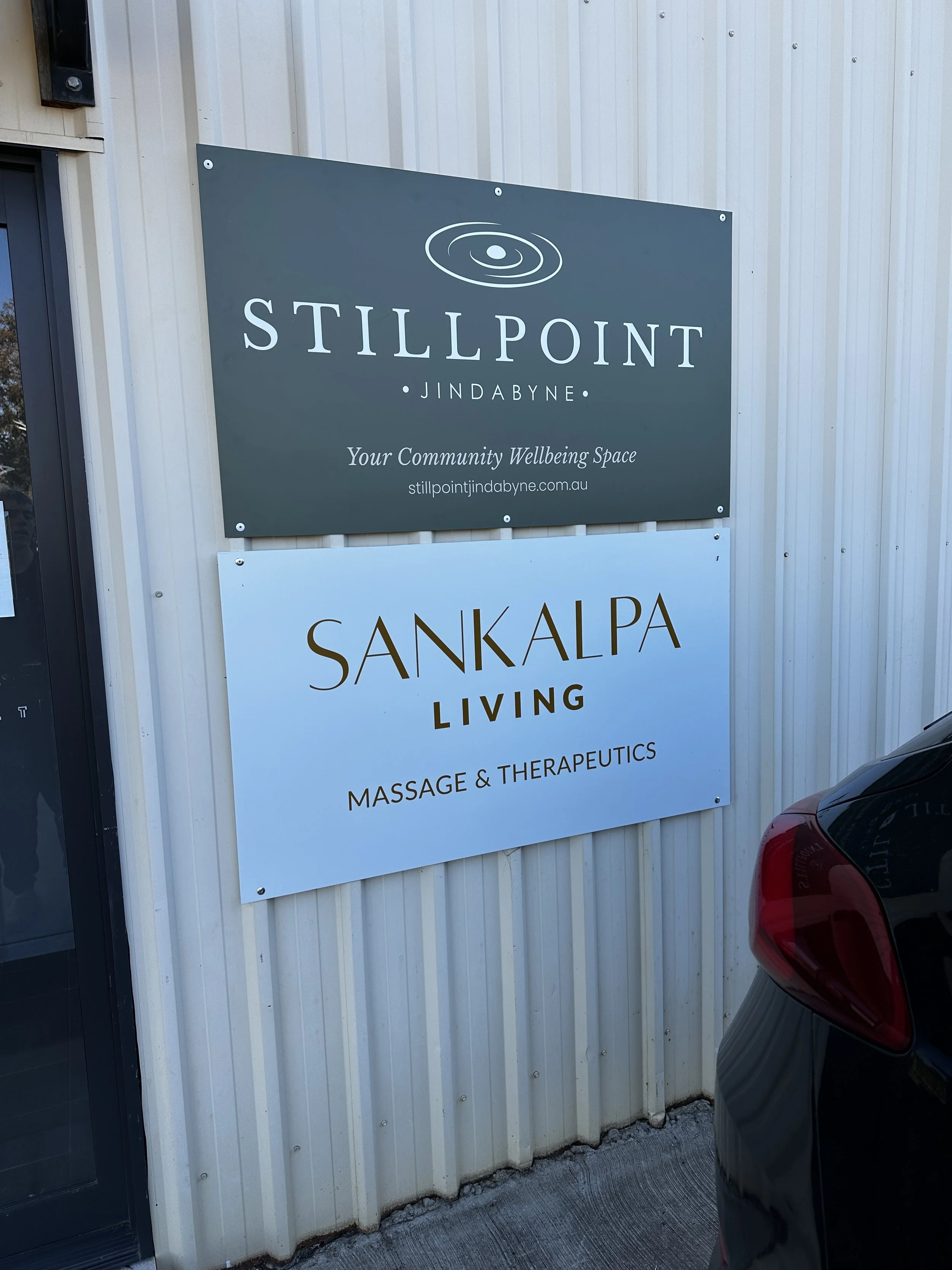 Still Point, Jindabyne – Entry signage.
